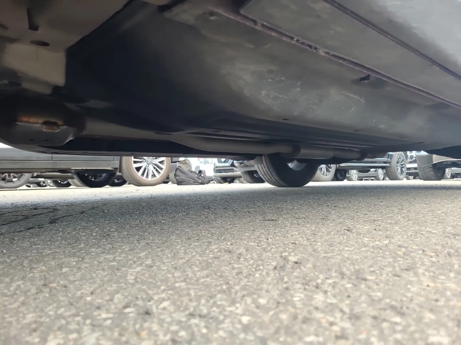Undercarriage - Driver Photo
