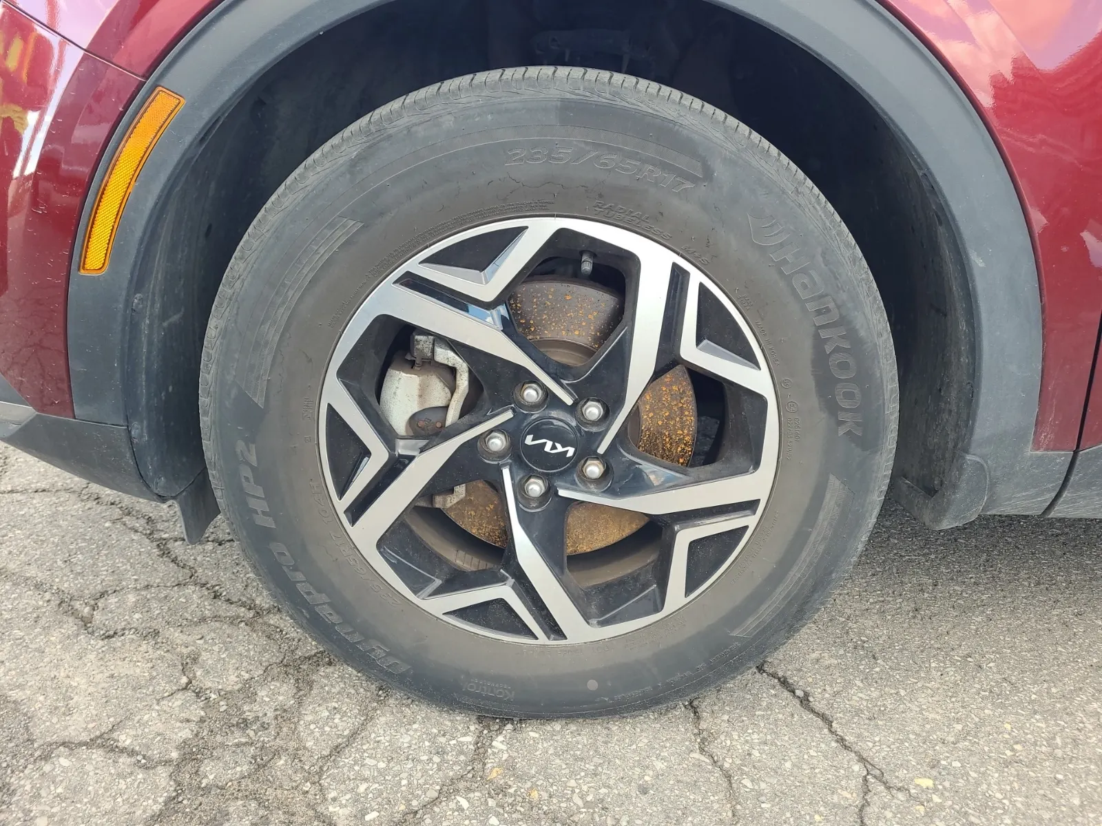 Front driver wheel/tire photo