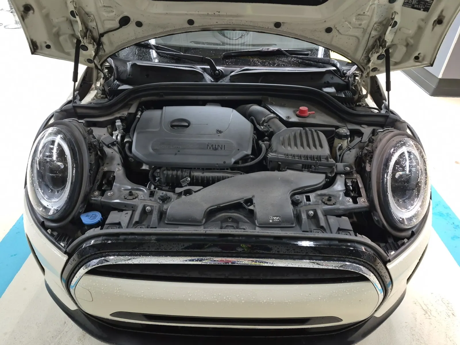 Engine Photo