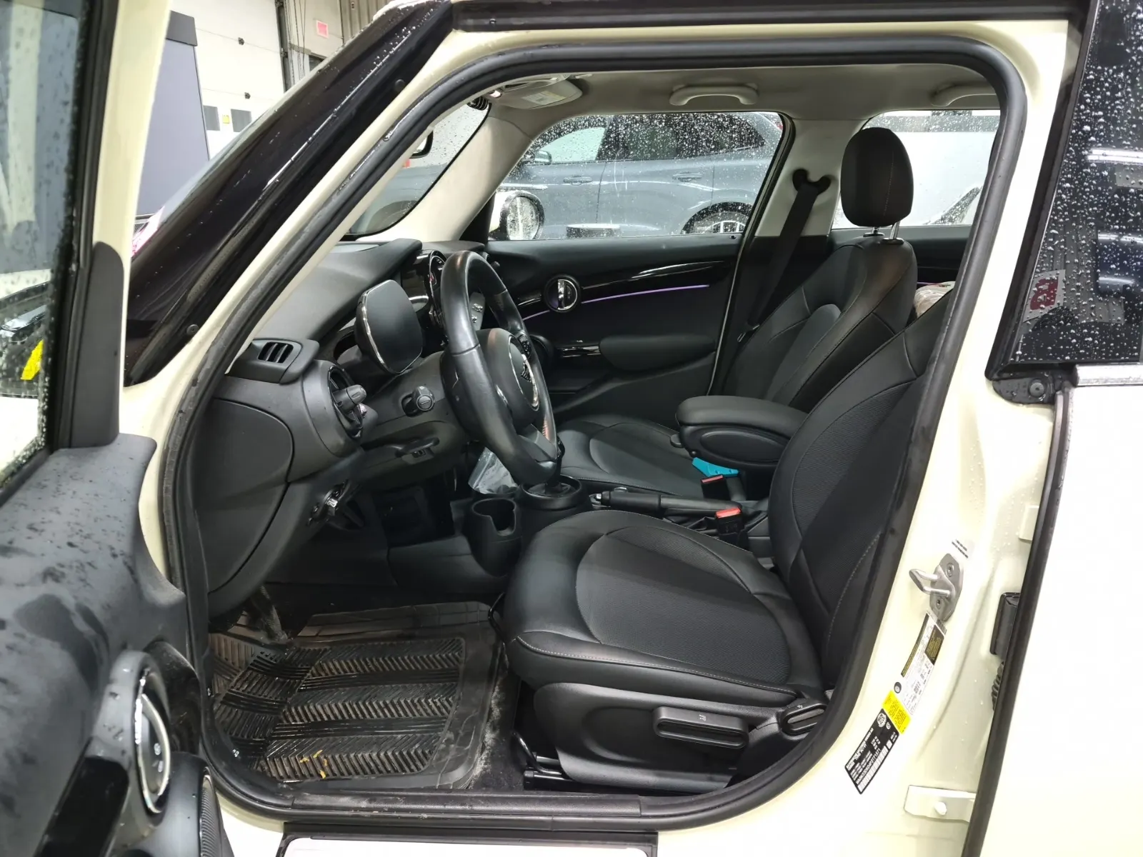Front Interior Photo
