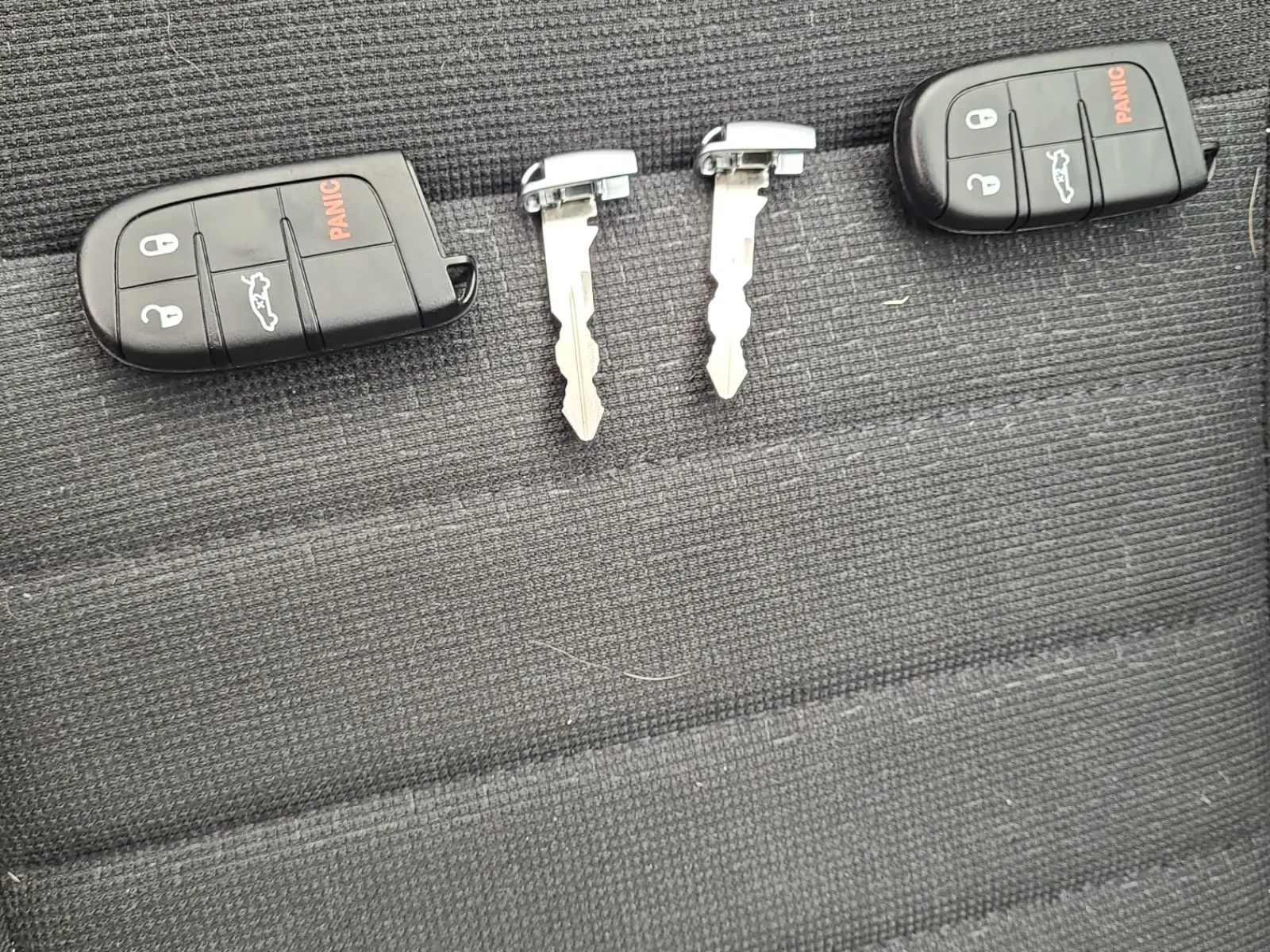 Keys/Fobs/Manual Photo