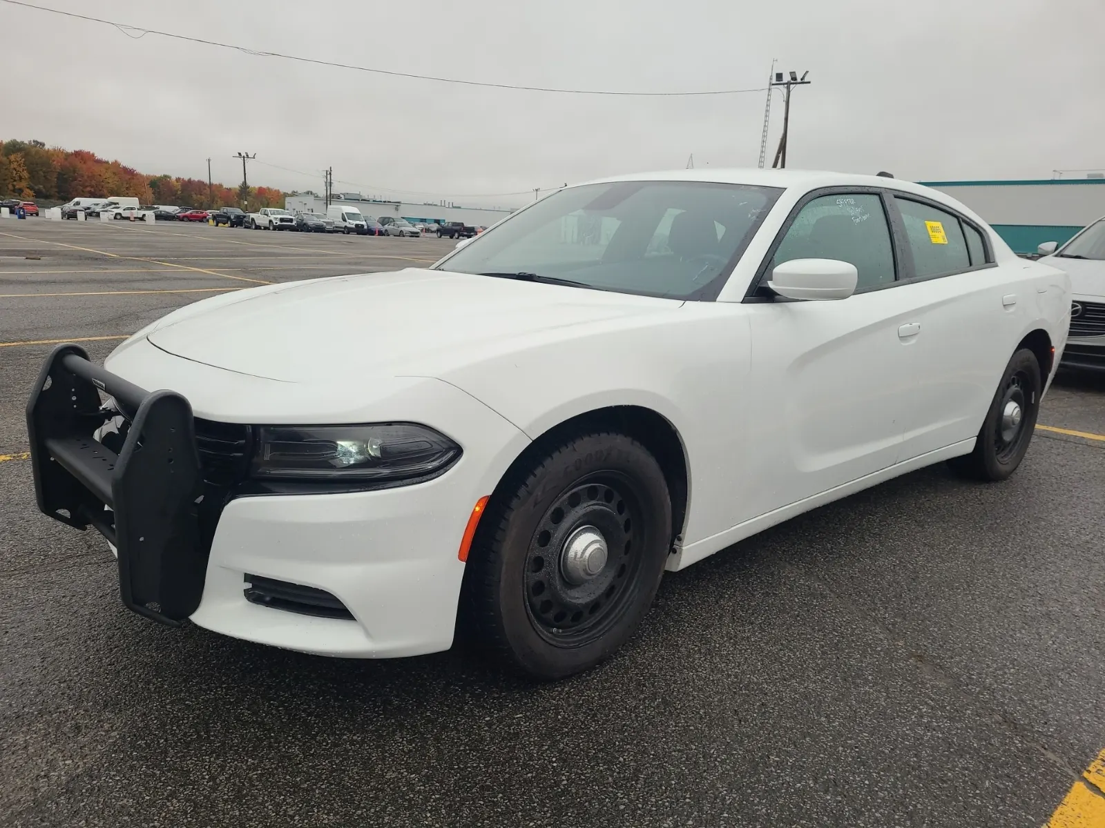 Front driver 3/4 photo