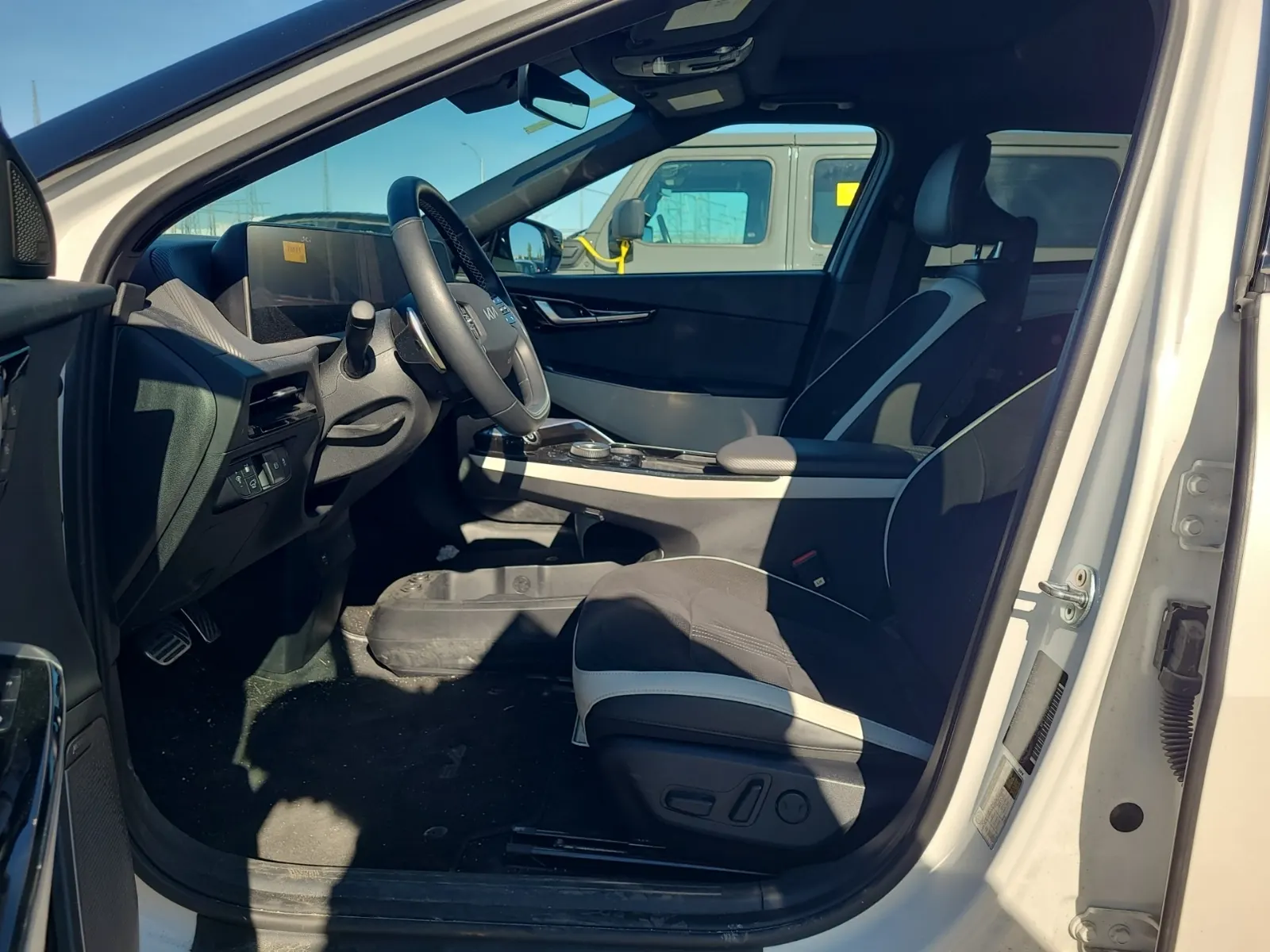Front Interior Photo