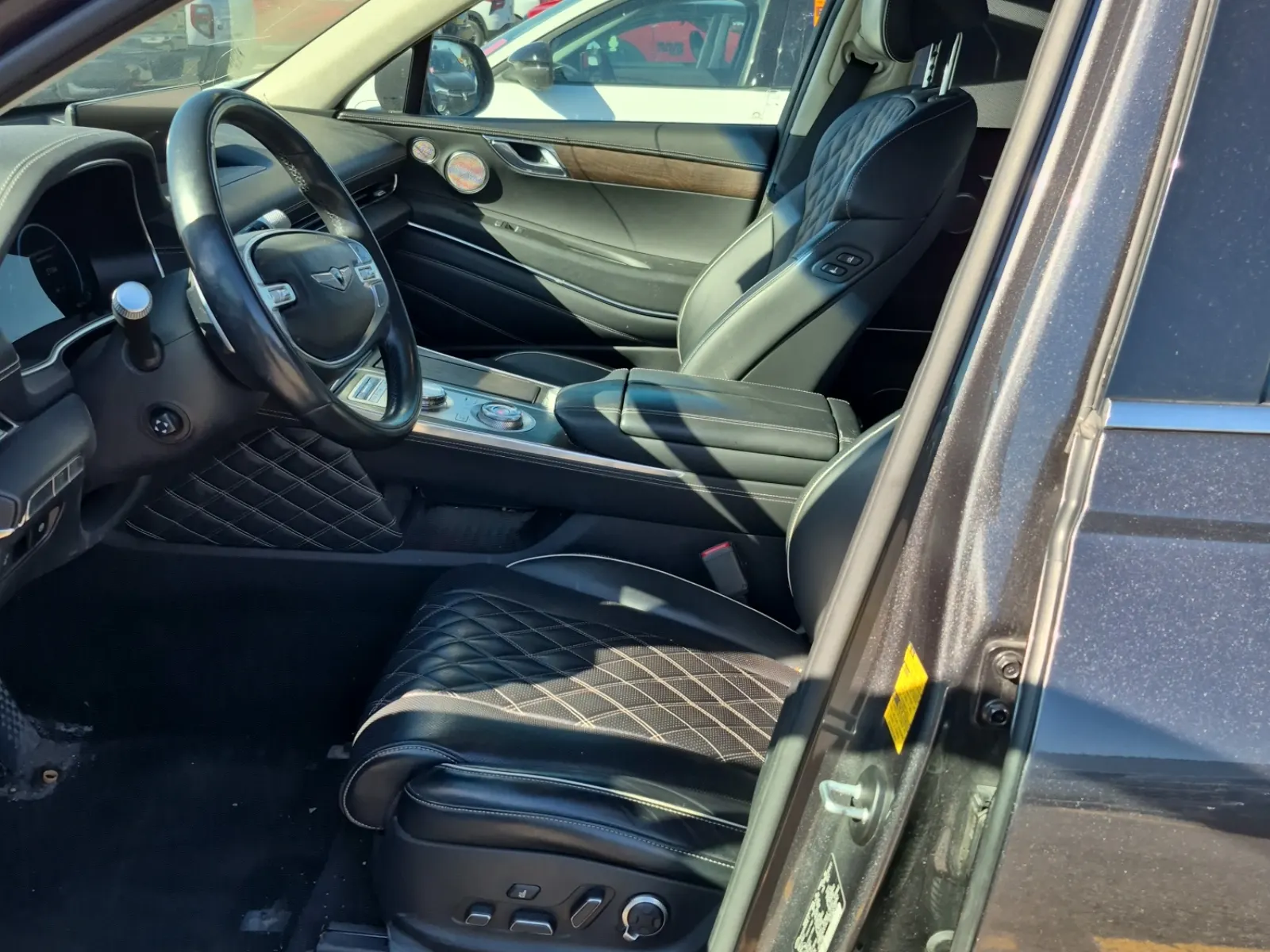 Front Interior Photo