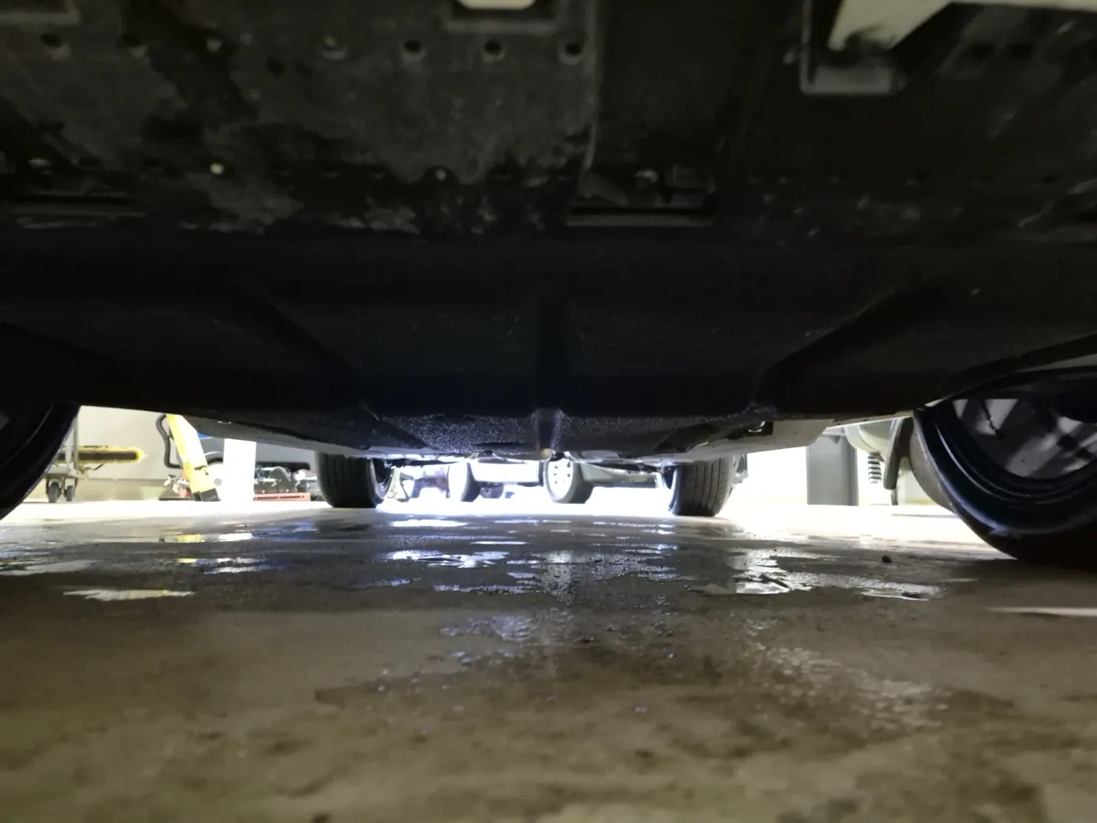 Undercarriage - Front Photo