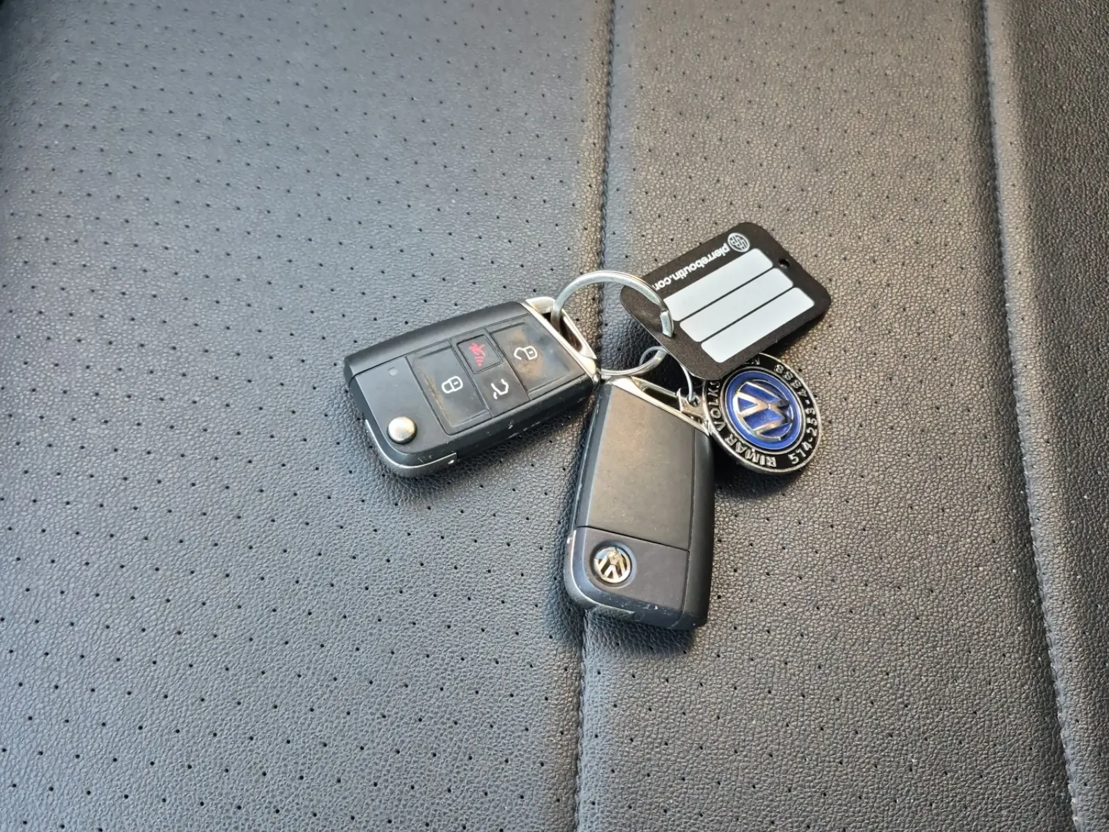 Keys/Fobs/Manual Photo