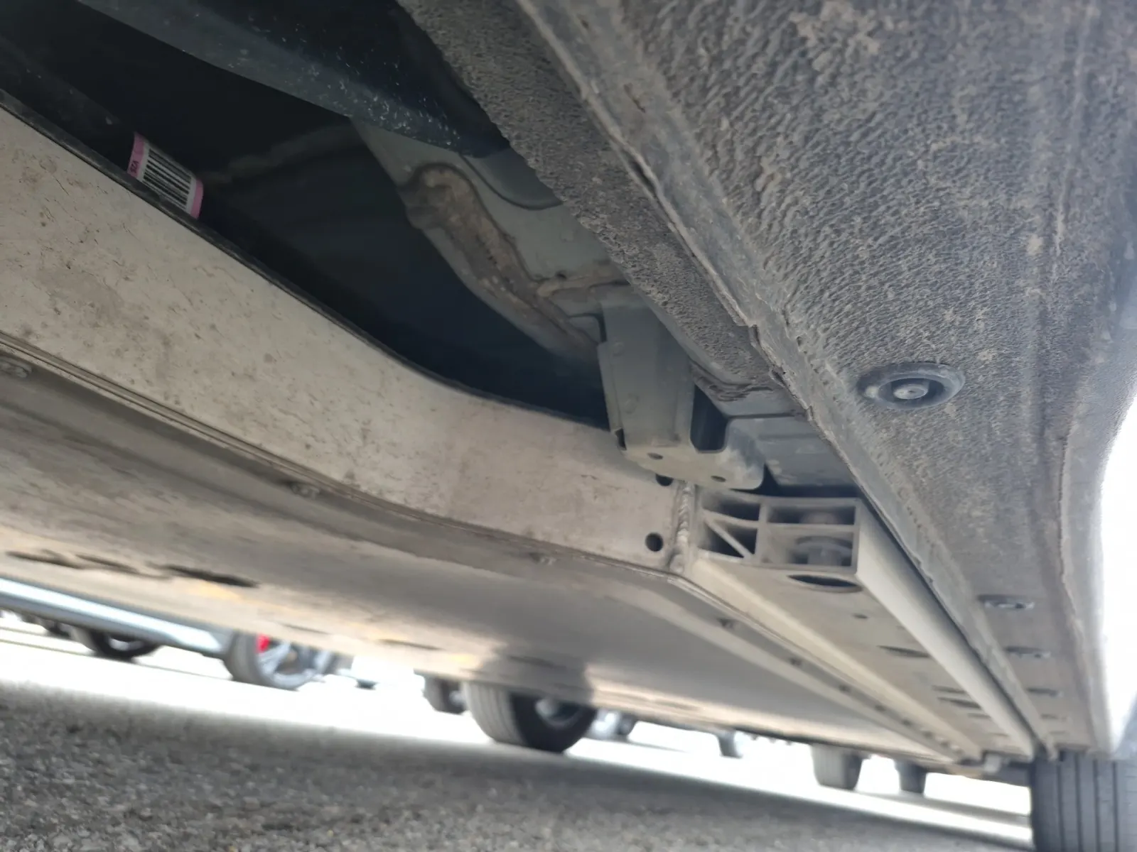 Undercarriage - Passenger Photo