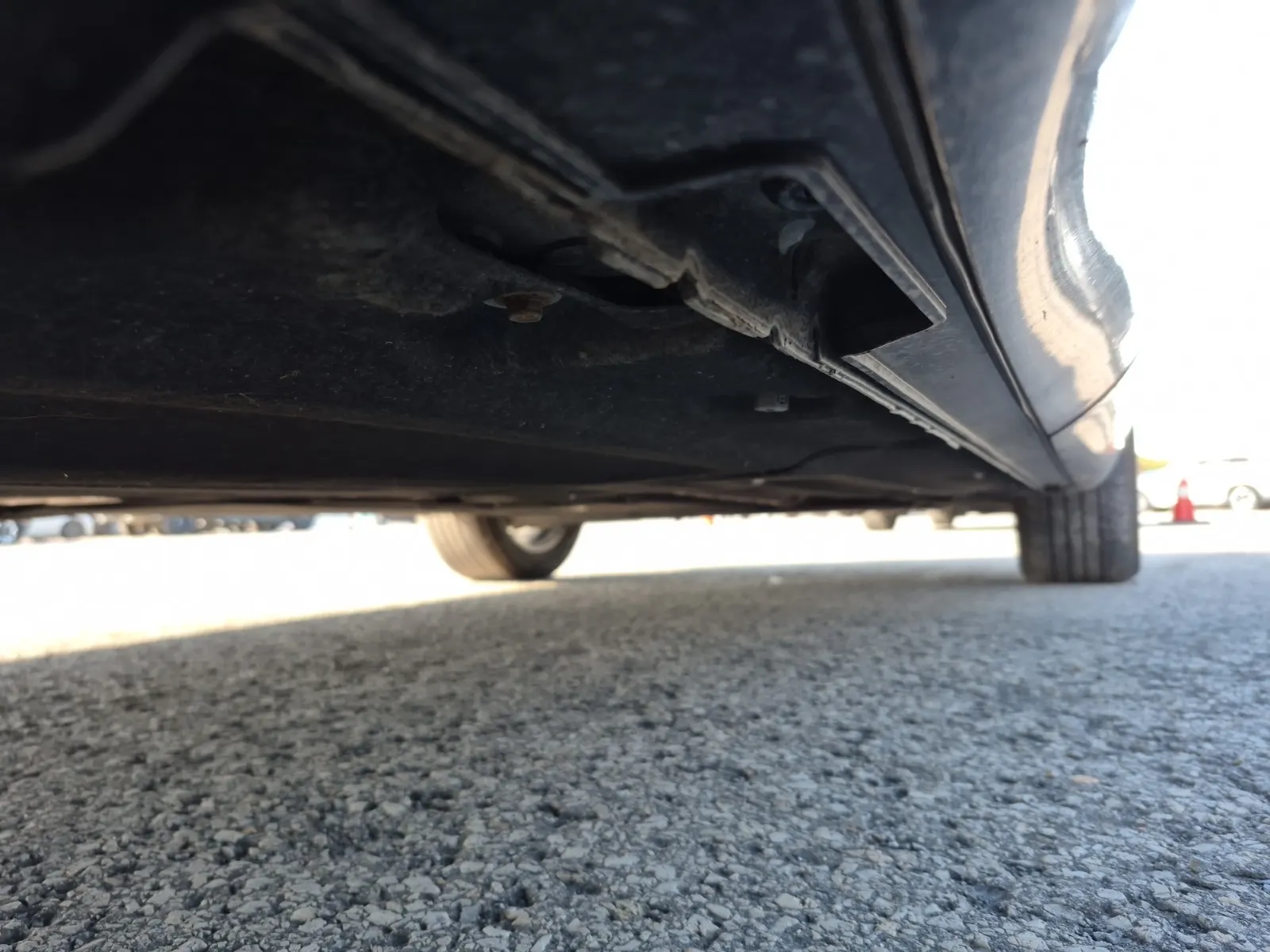 Undercarriage - Passenger Photo