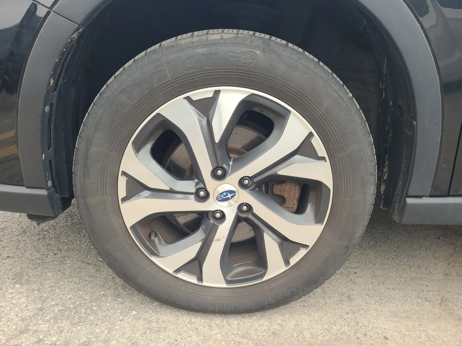 Front driver wheel/tire photo
