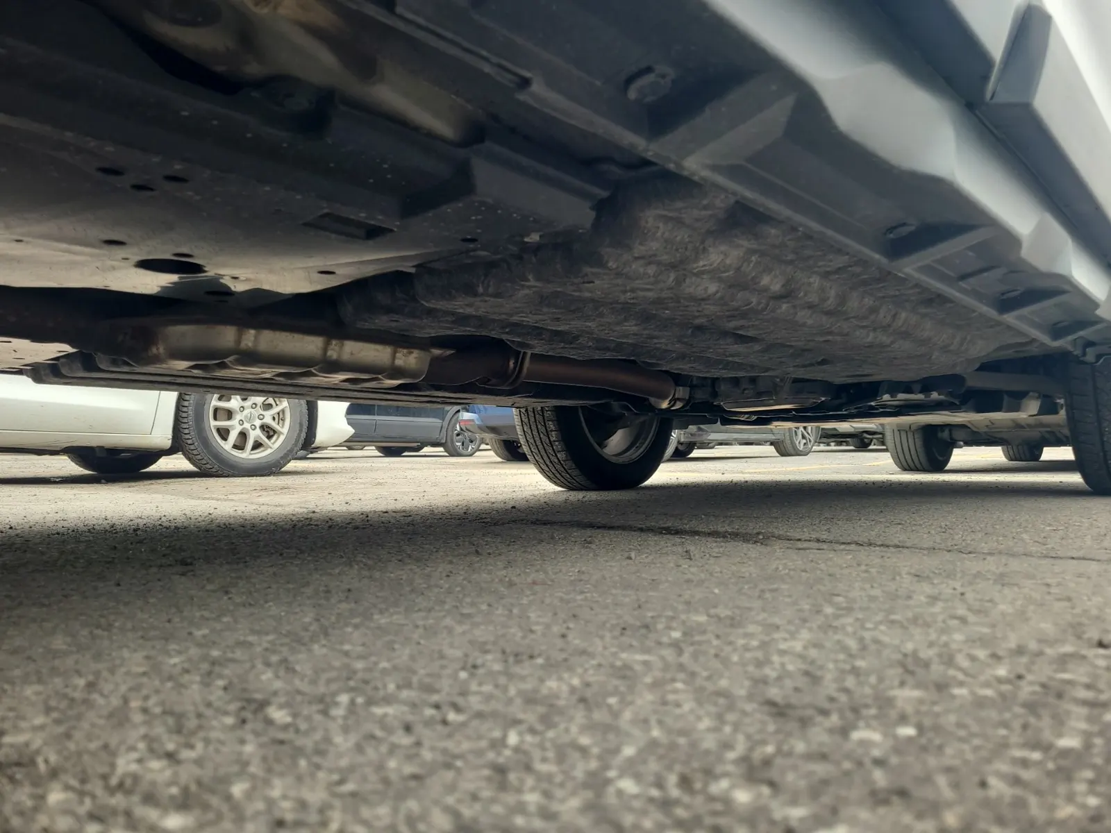 Undercarriage - Passenger Photo
