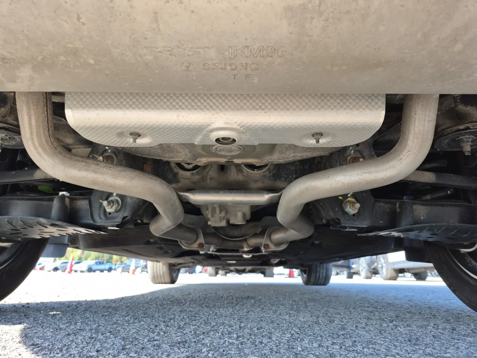 Undercarriage - Rear Photo