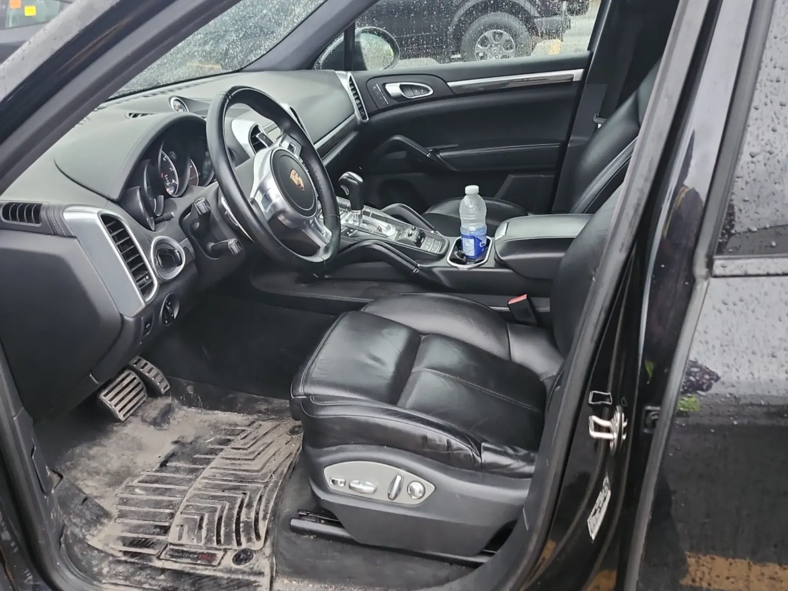 Front Interior Photo