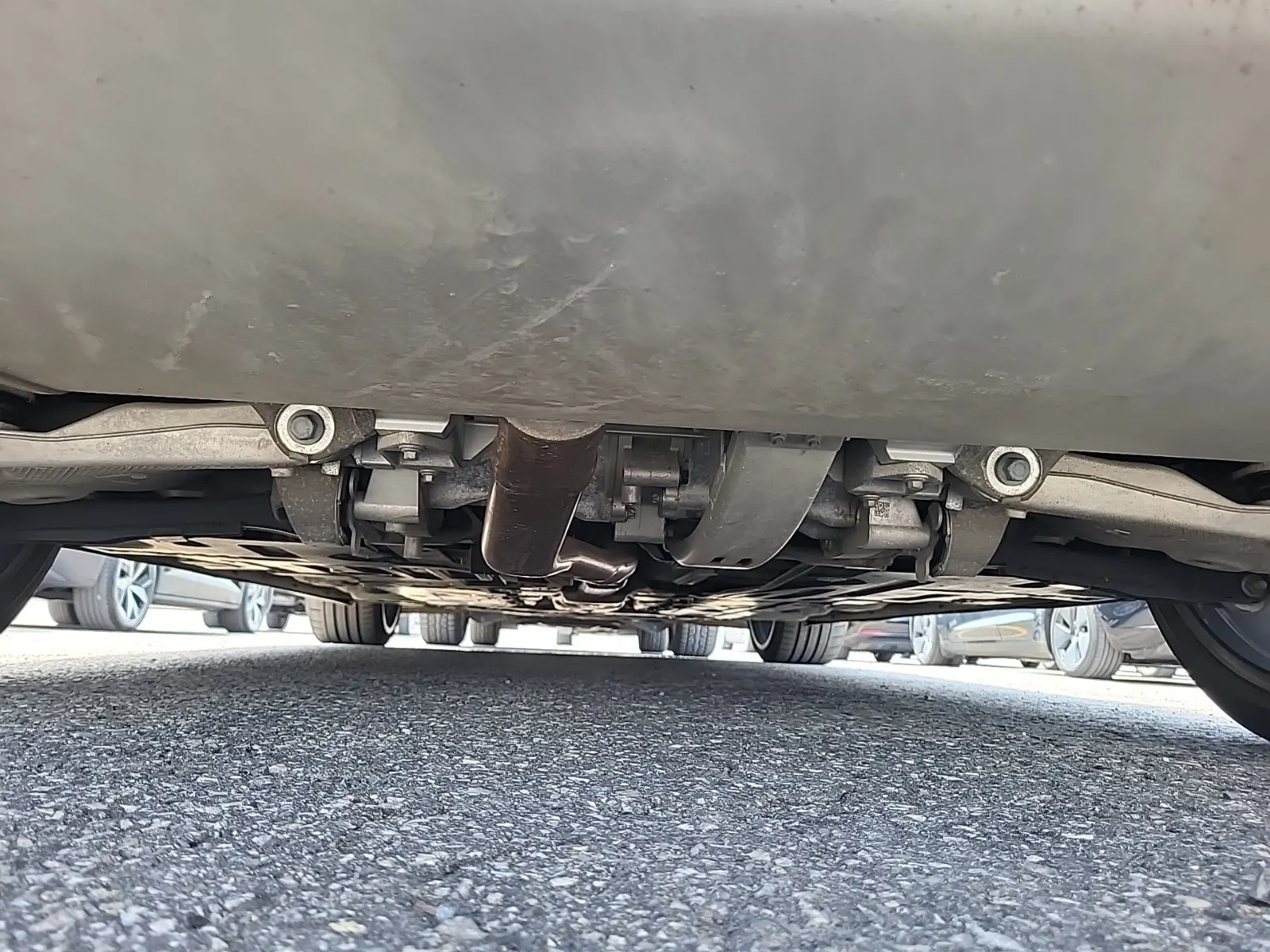 Undercarriage - Rear Photo