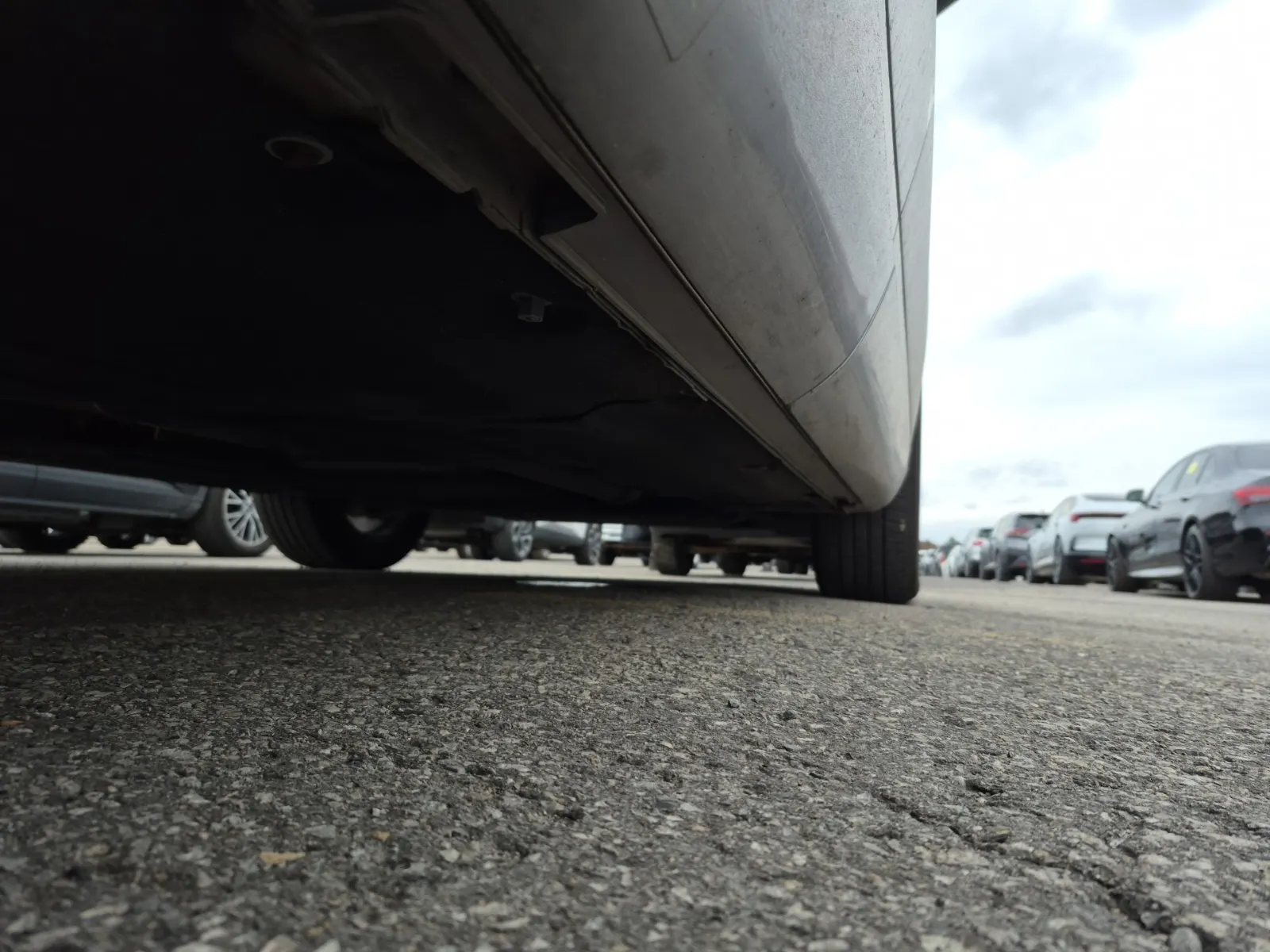 Undercarriage - Passenger Photo