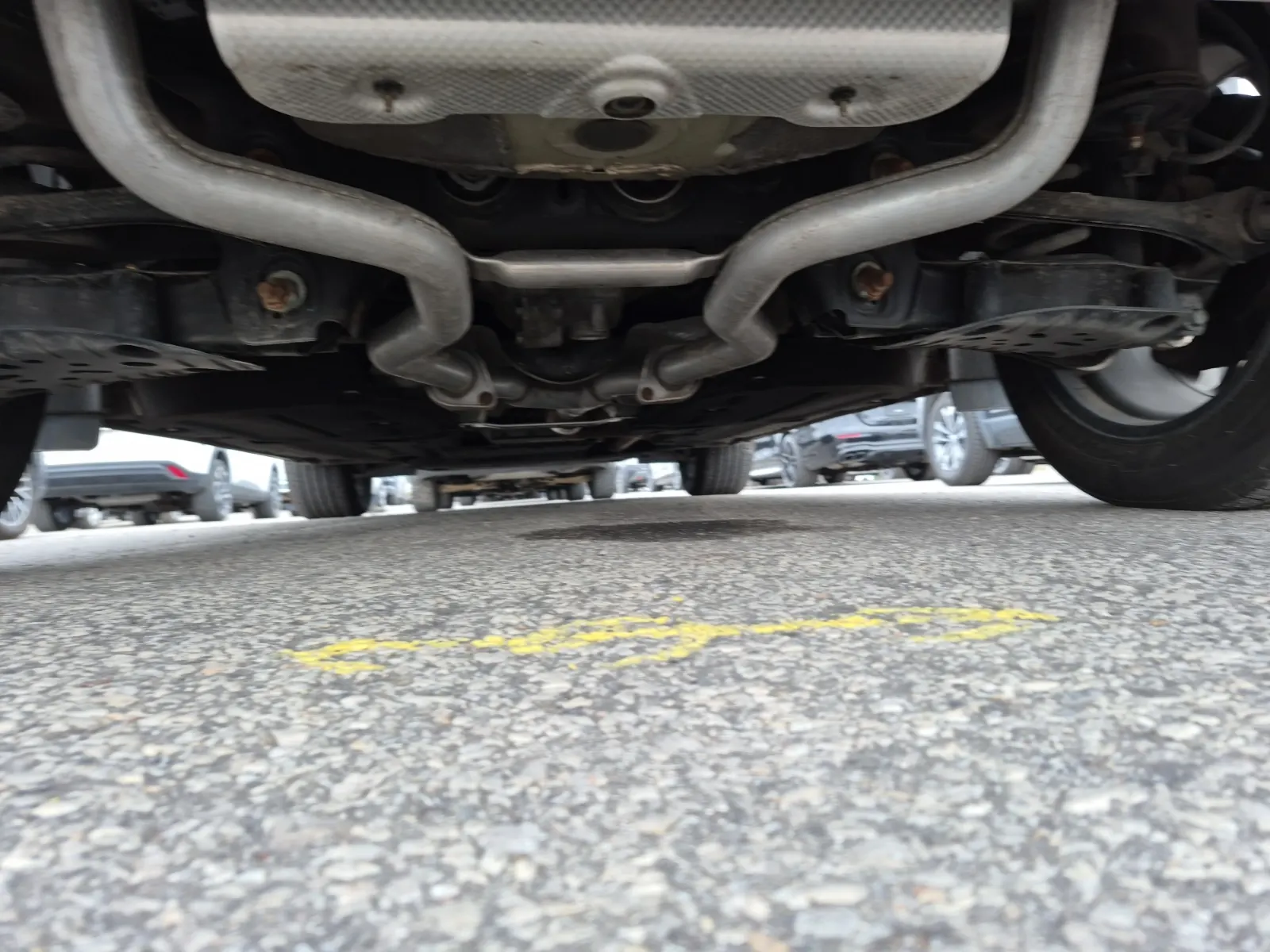 Undercarriage - Rear Photo