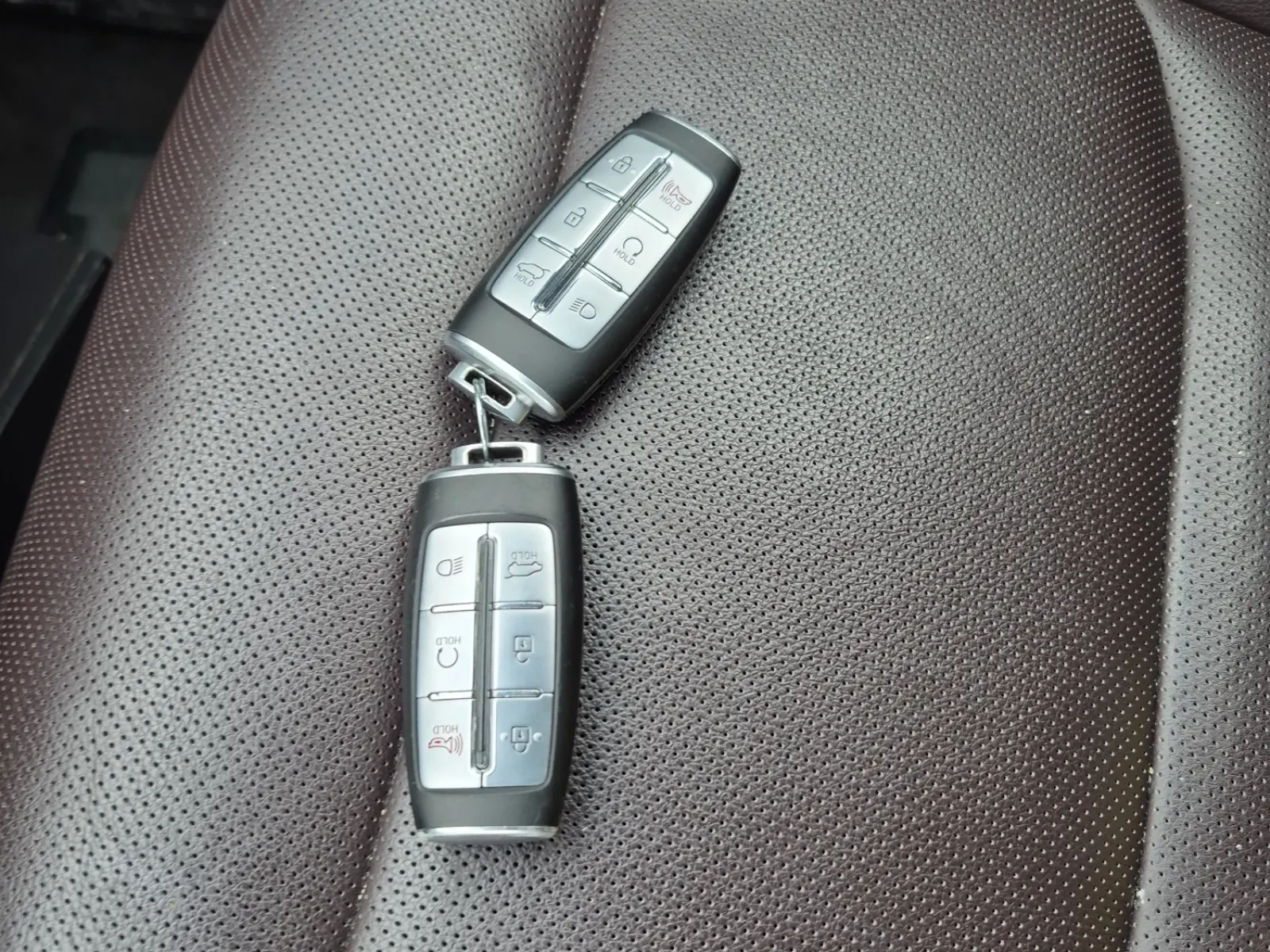 Keys/Fobs/Manual Photo