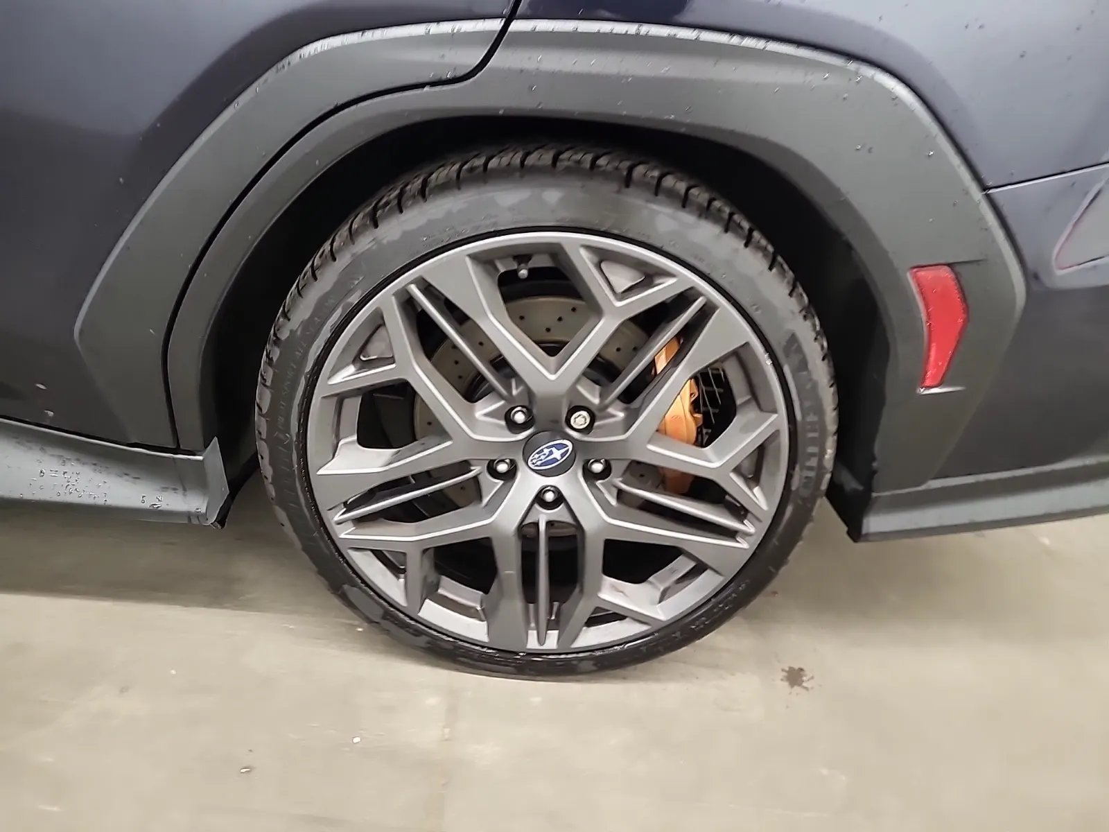 Left Rear Wheel/Tire Photo