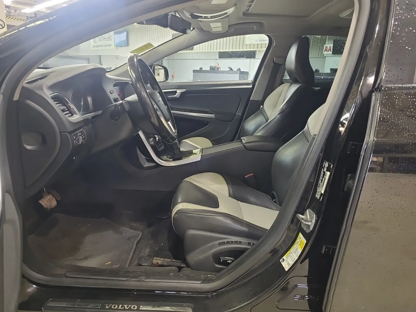 Front Interior Photo