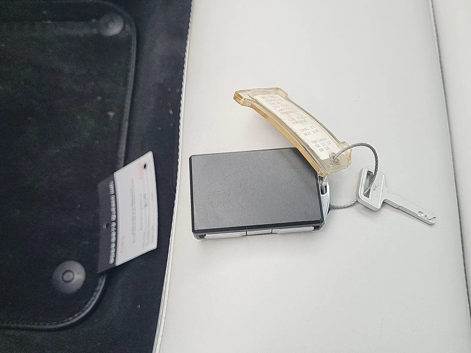 Keys/Fobs/Manual Photo