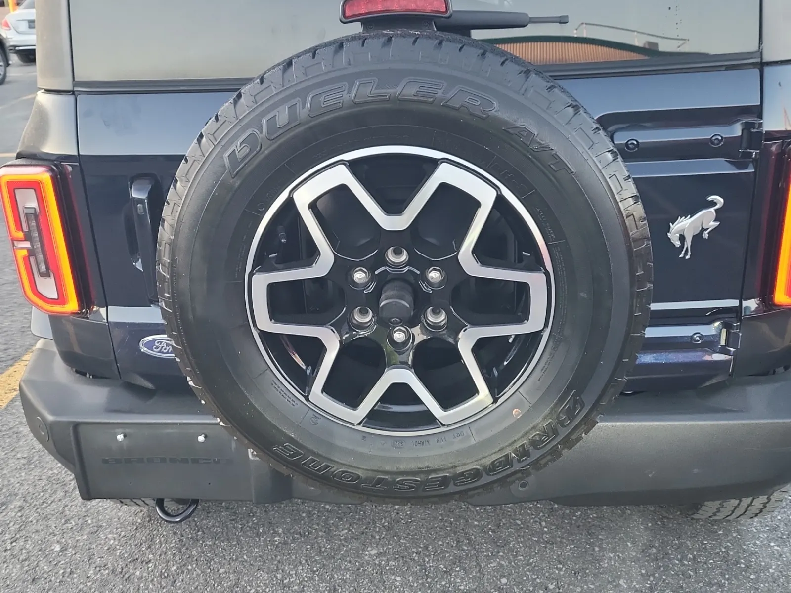 Spare Tire & Wheel Photo
