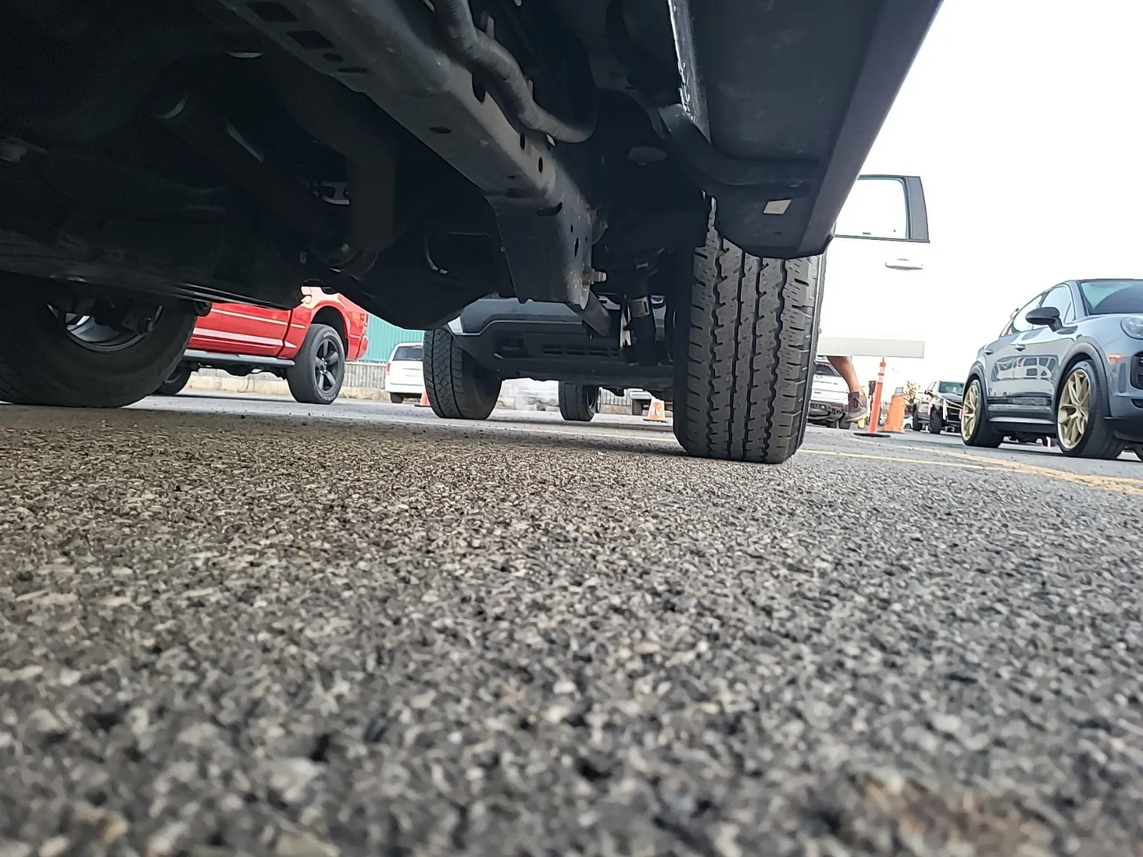 Undercarriage - Driver Photo