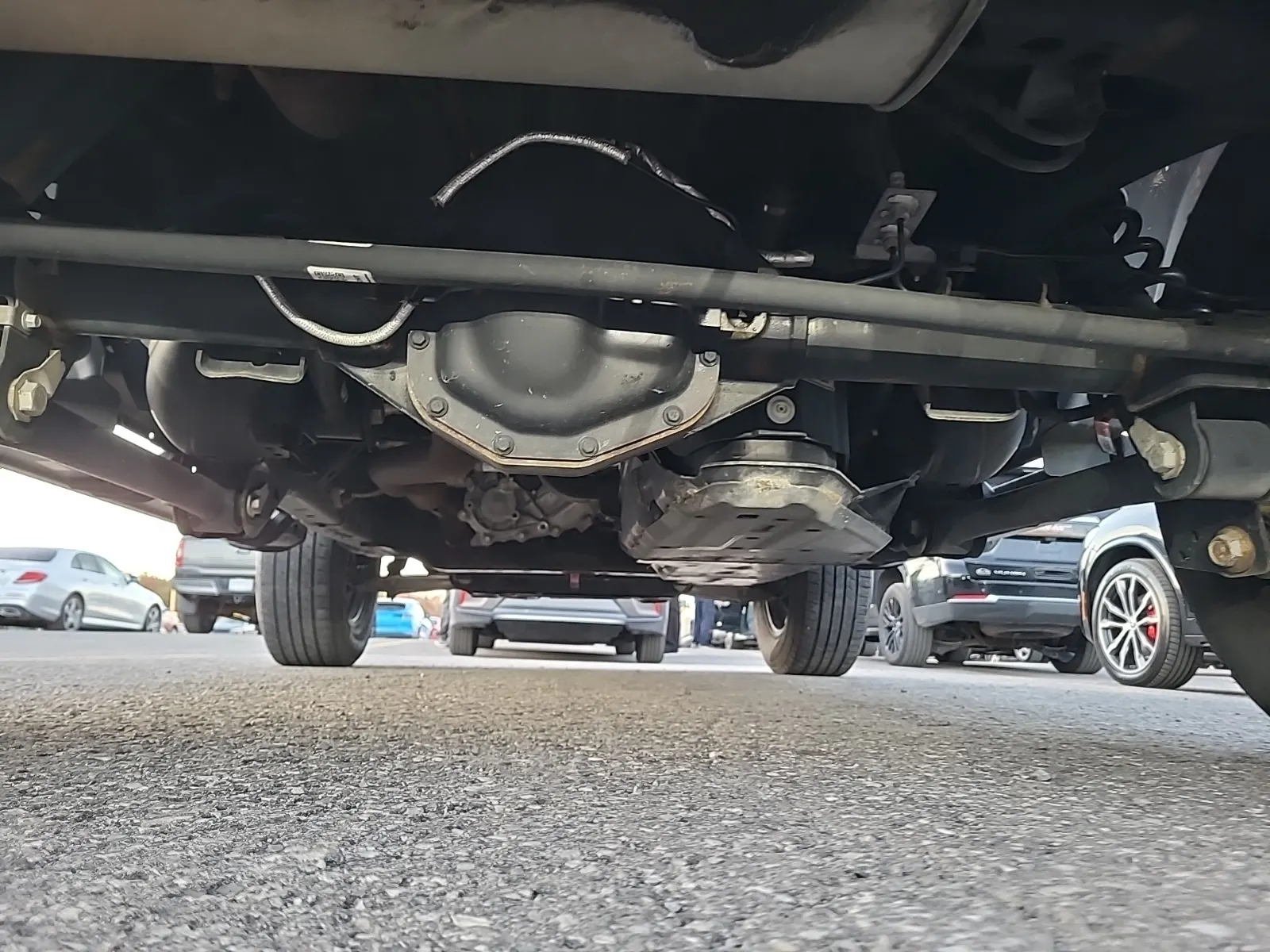 Undercarriage - Rear Photo