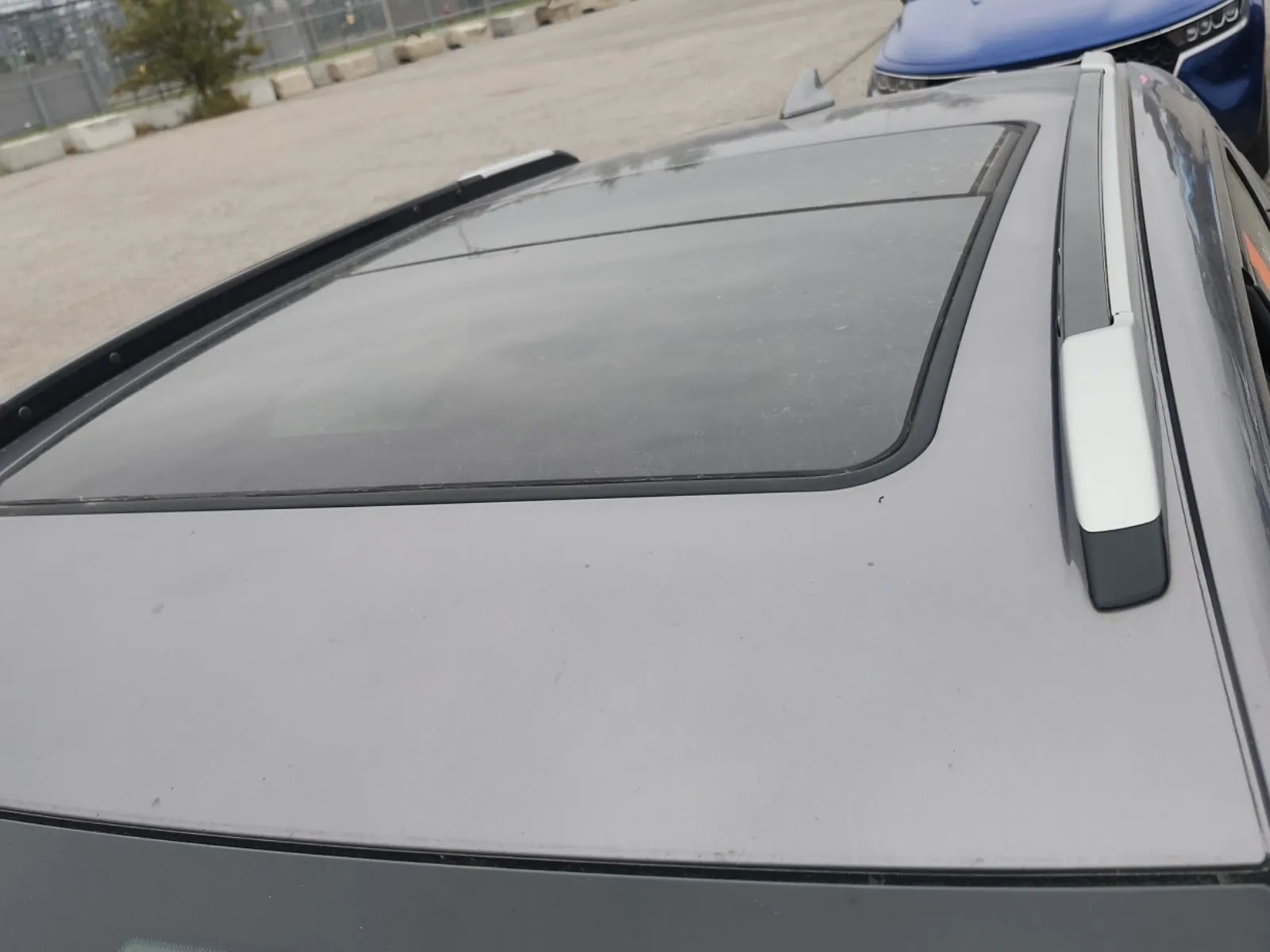 Exterior Roof Photo