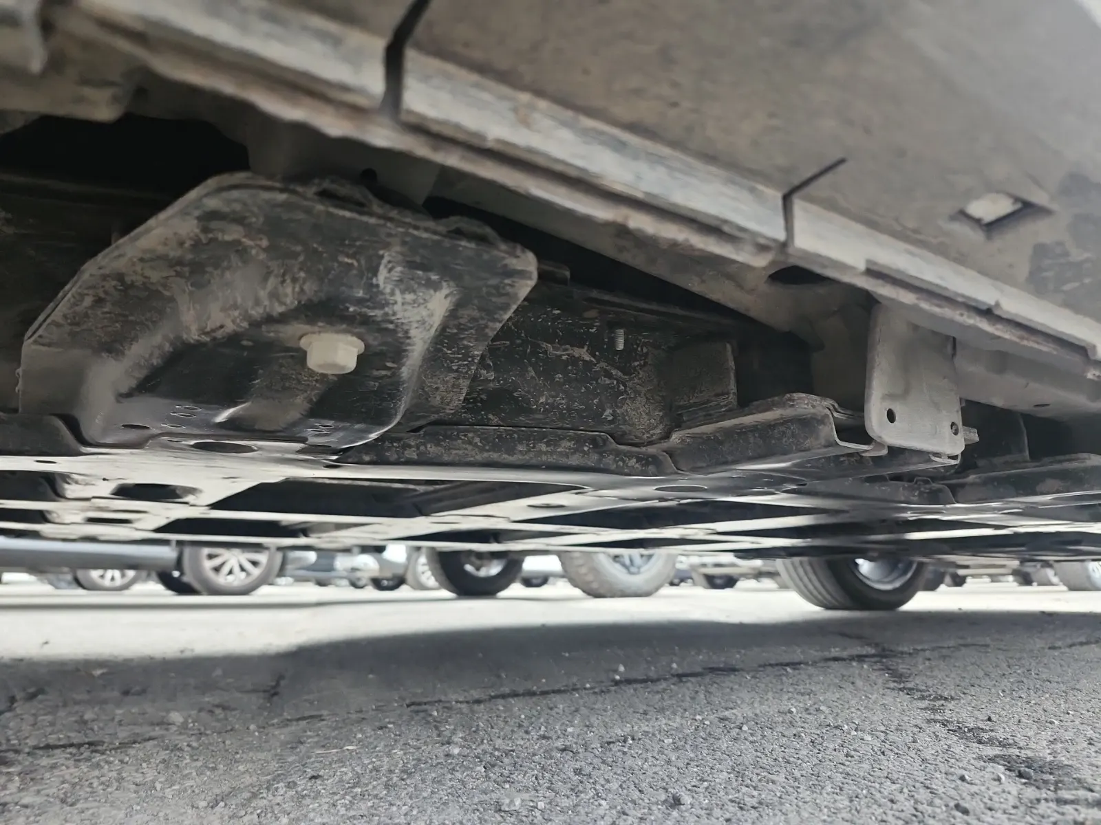 Undercarriage - Passenger Photo