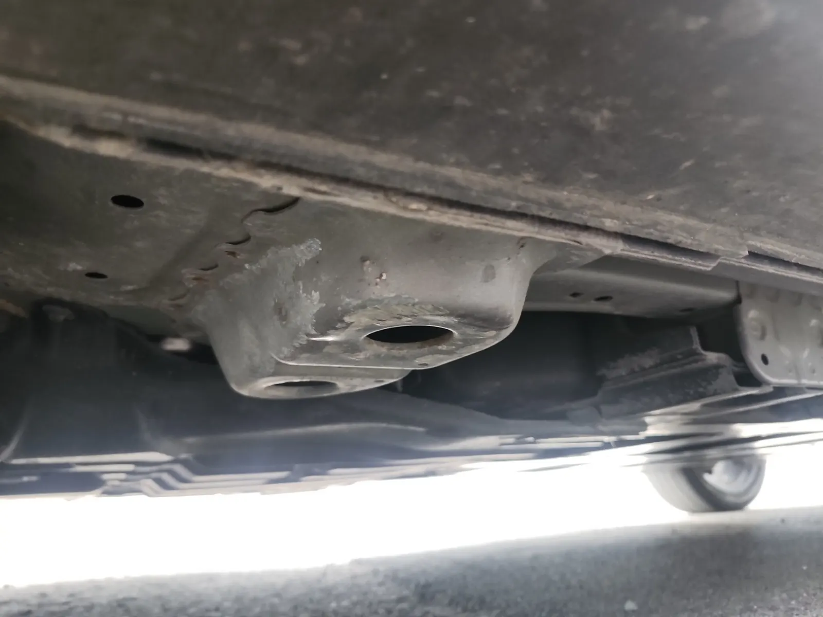 Undercarriage - Driver Photo