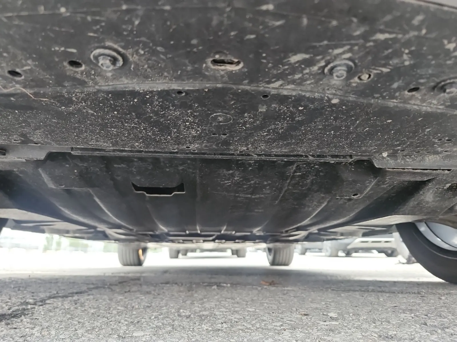 Undercarriage - Front Photo