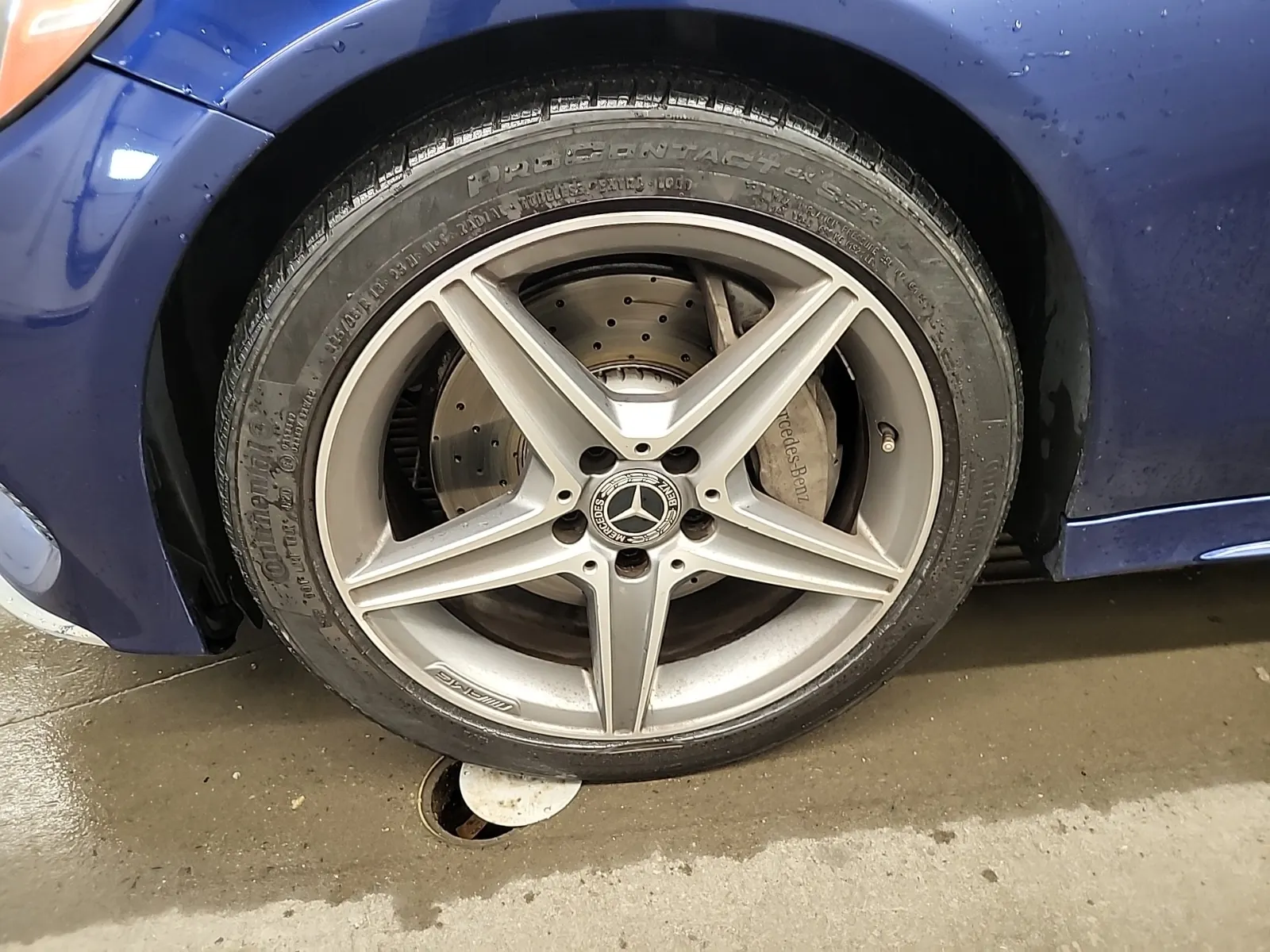 Front driver wheel/tire photo