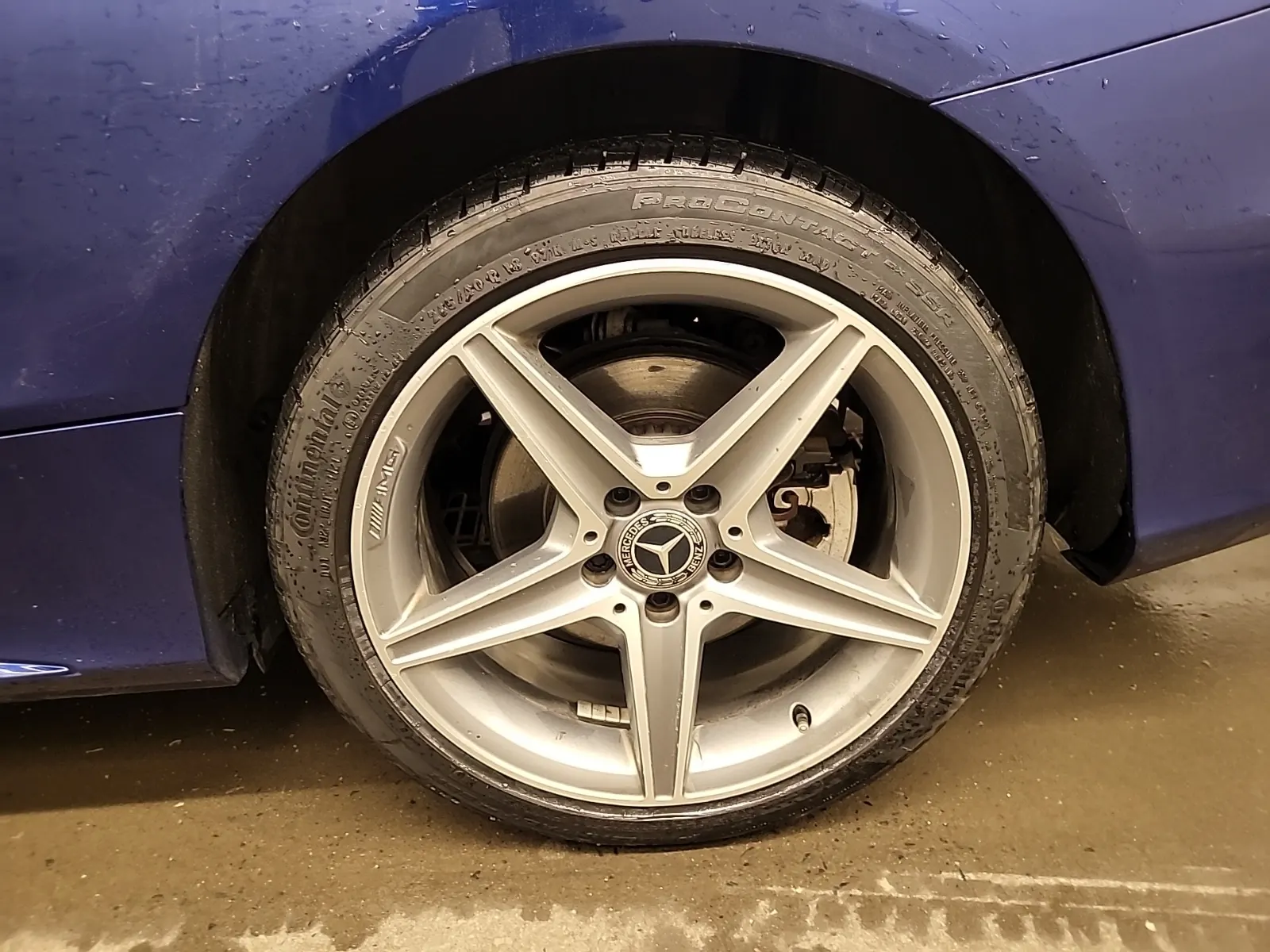 Left Rear Wheel/Tire Photo