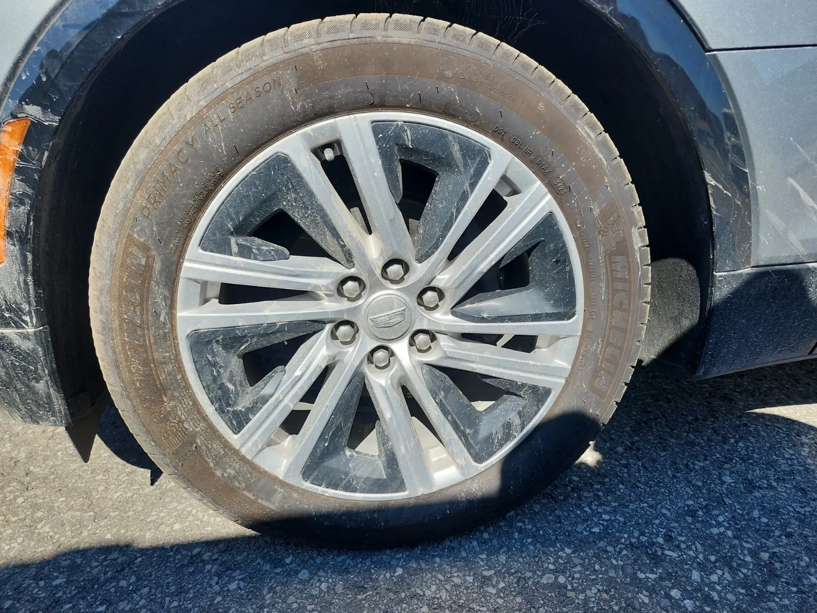 Front driver wheel/tire photo