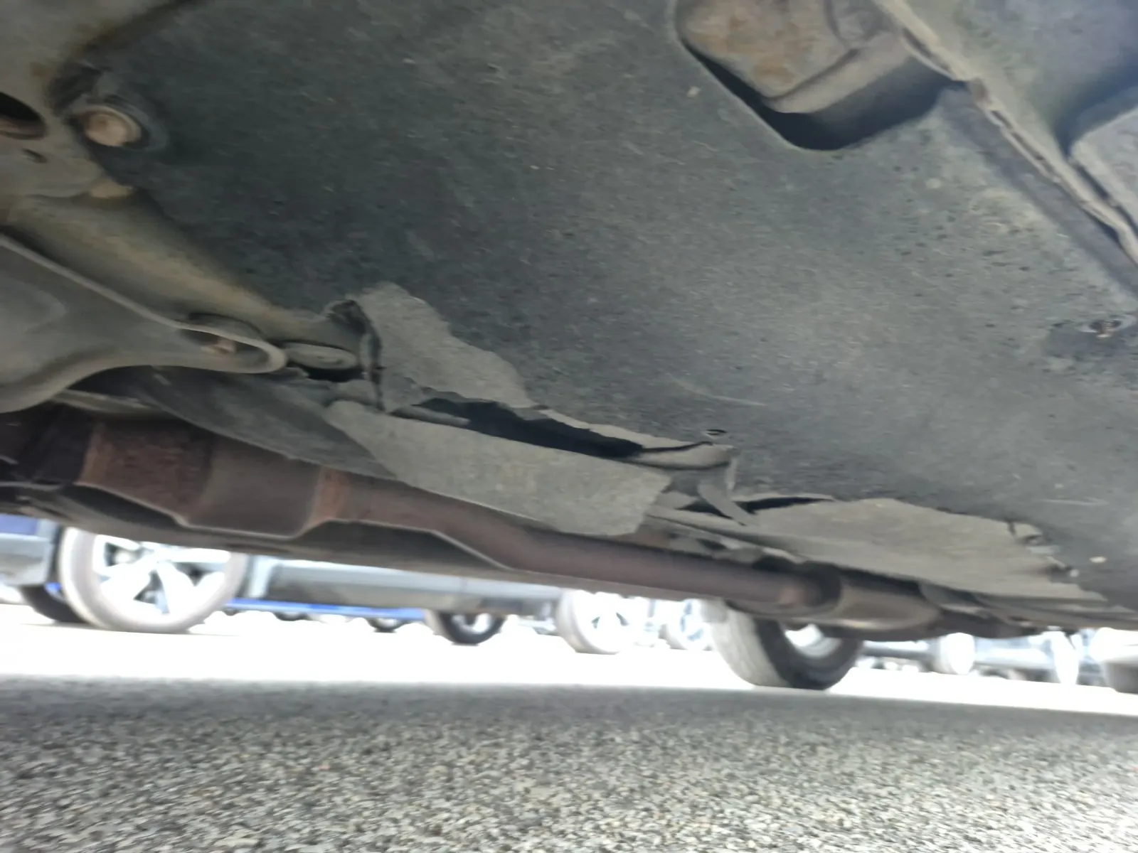 Undercarriage - Driver Photo