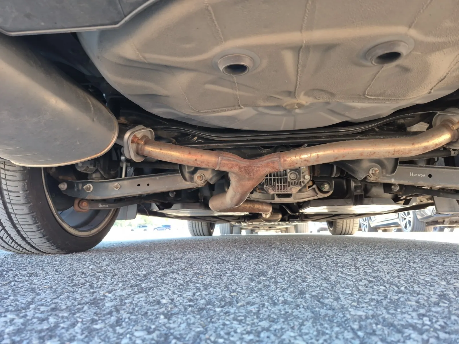 Undercarriage - Rear Photo