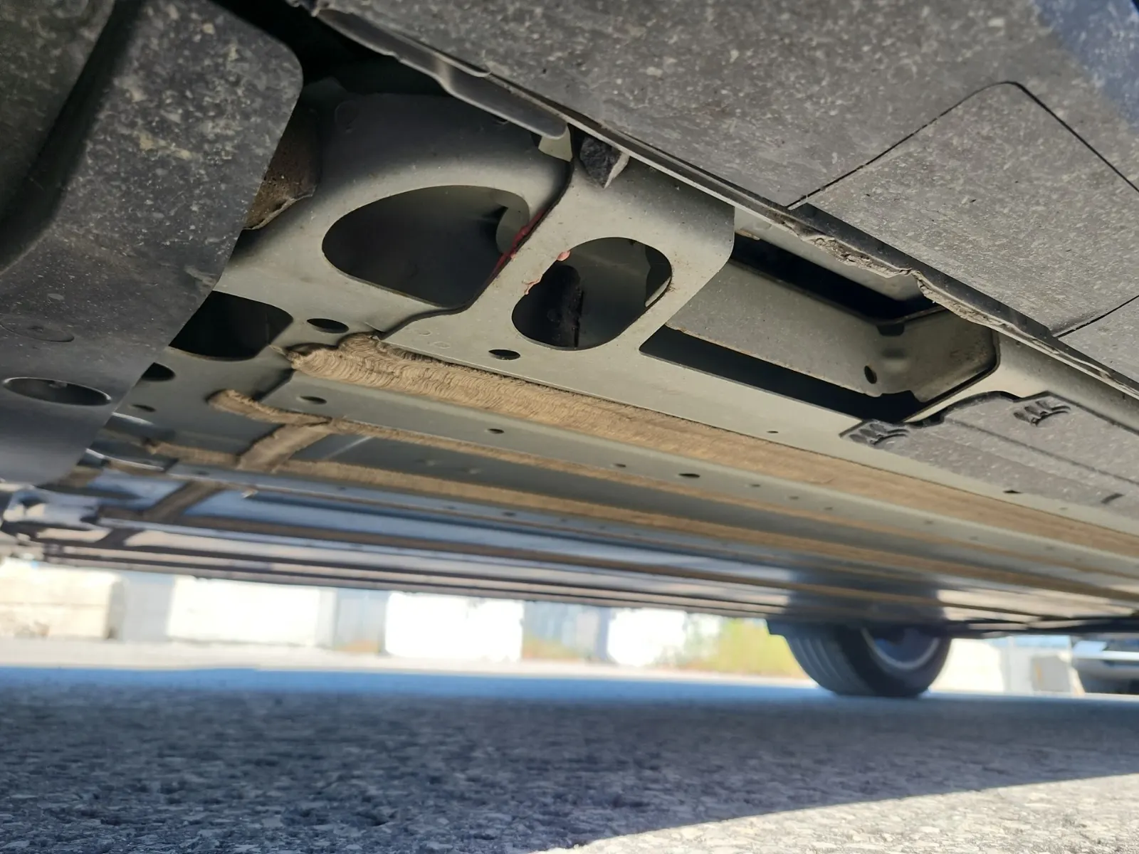 Undercarriage - Driver Photo