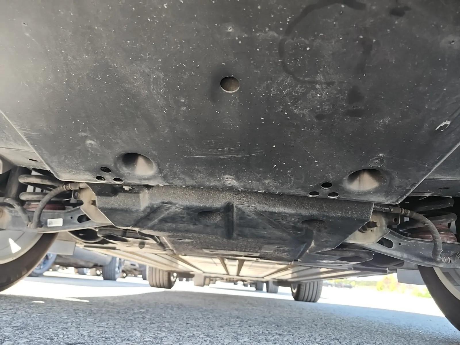 Undercarriage - Rear Photo