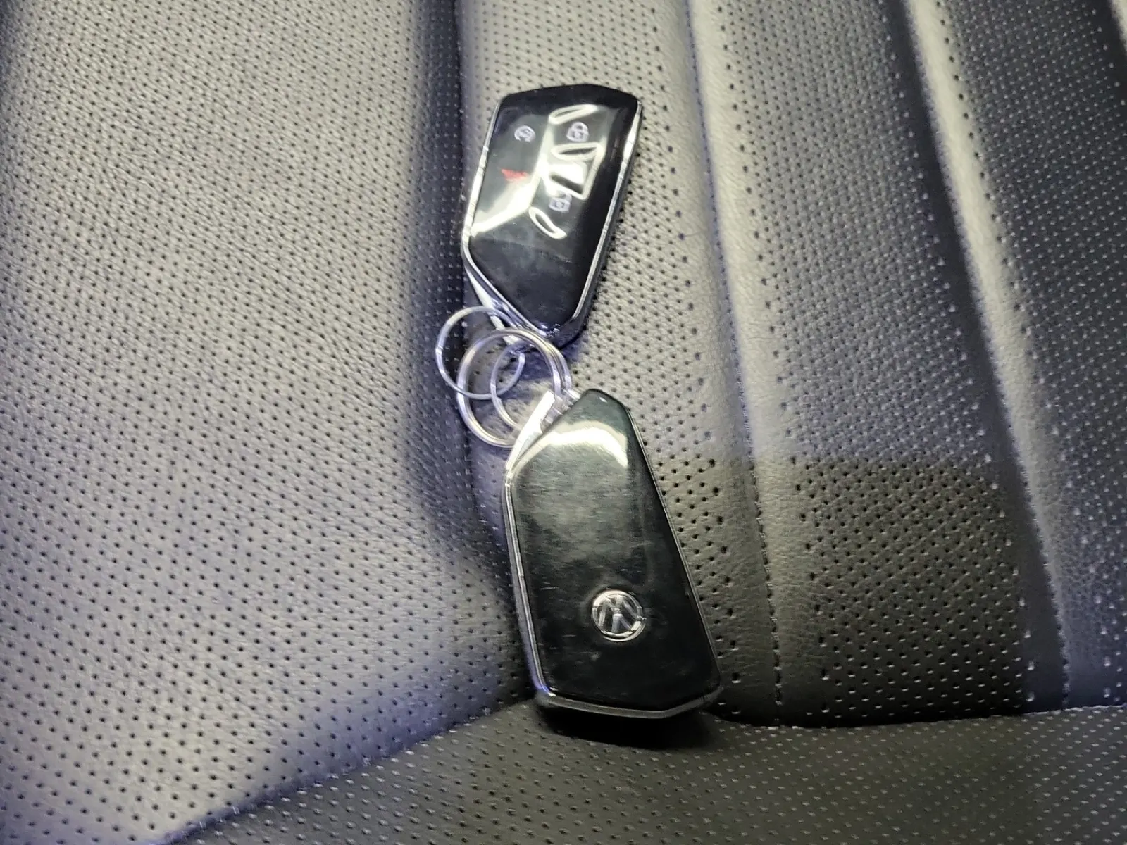 Keys/Fobs/Manual Photo