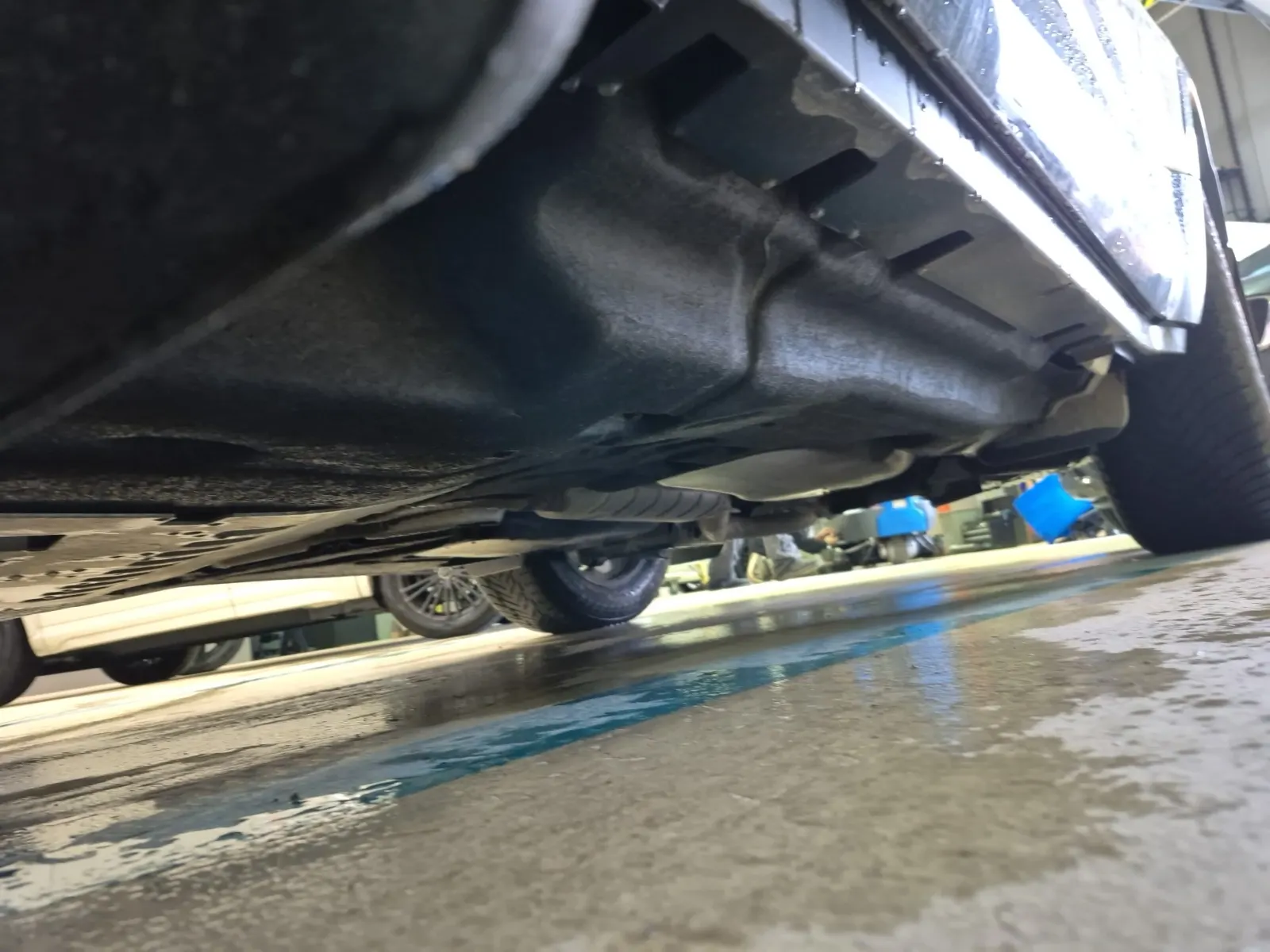 Undercarriage - Driver Photo