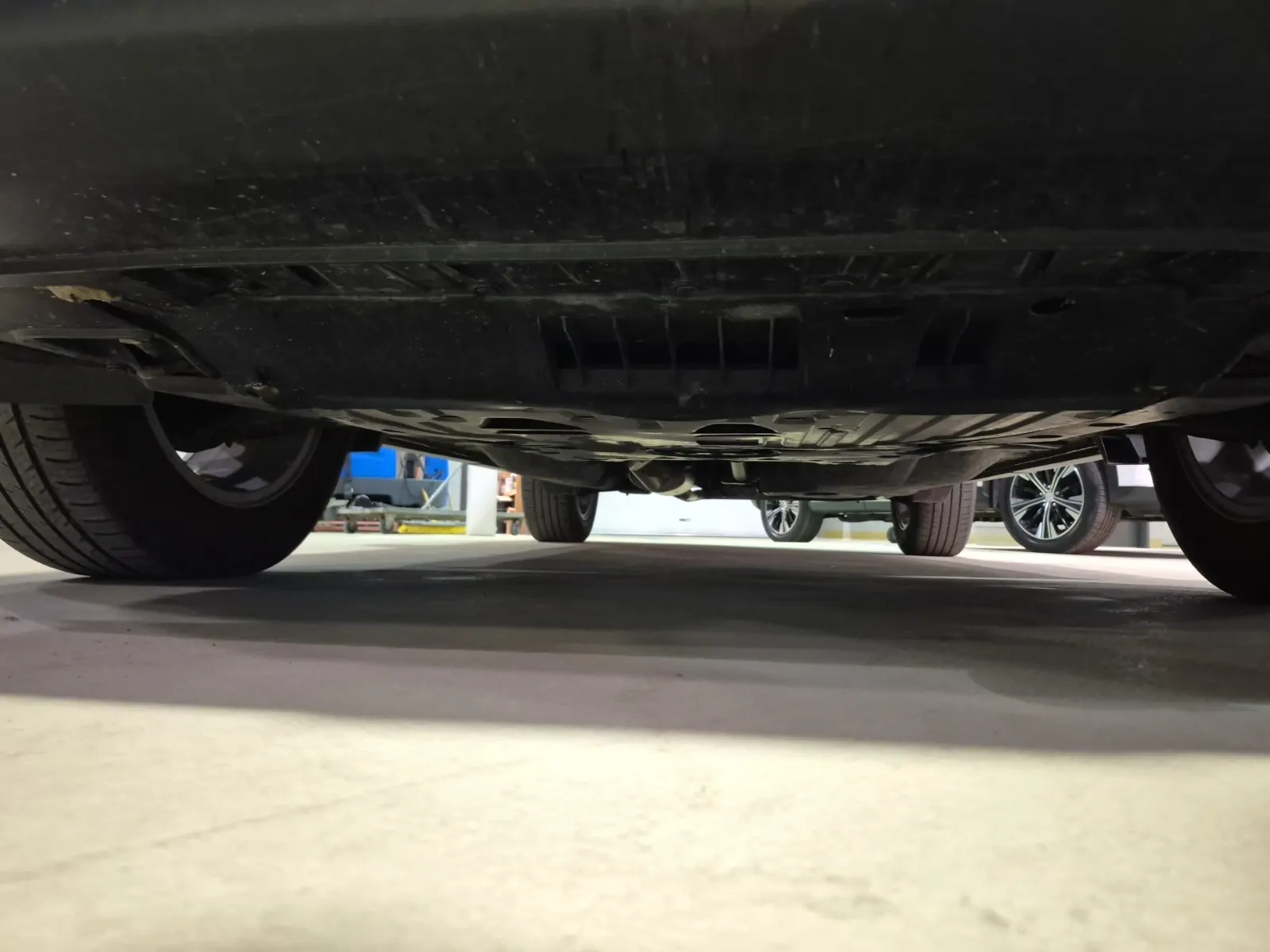 Undercarriage - Front Photo