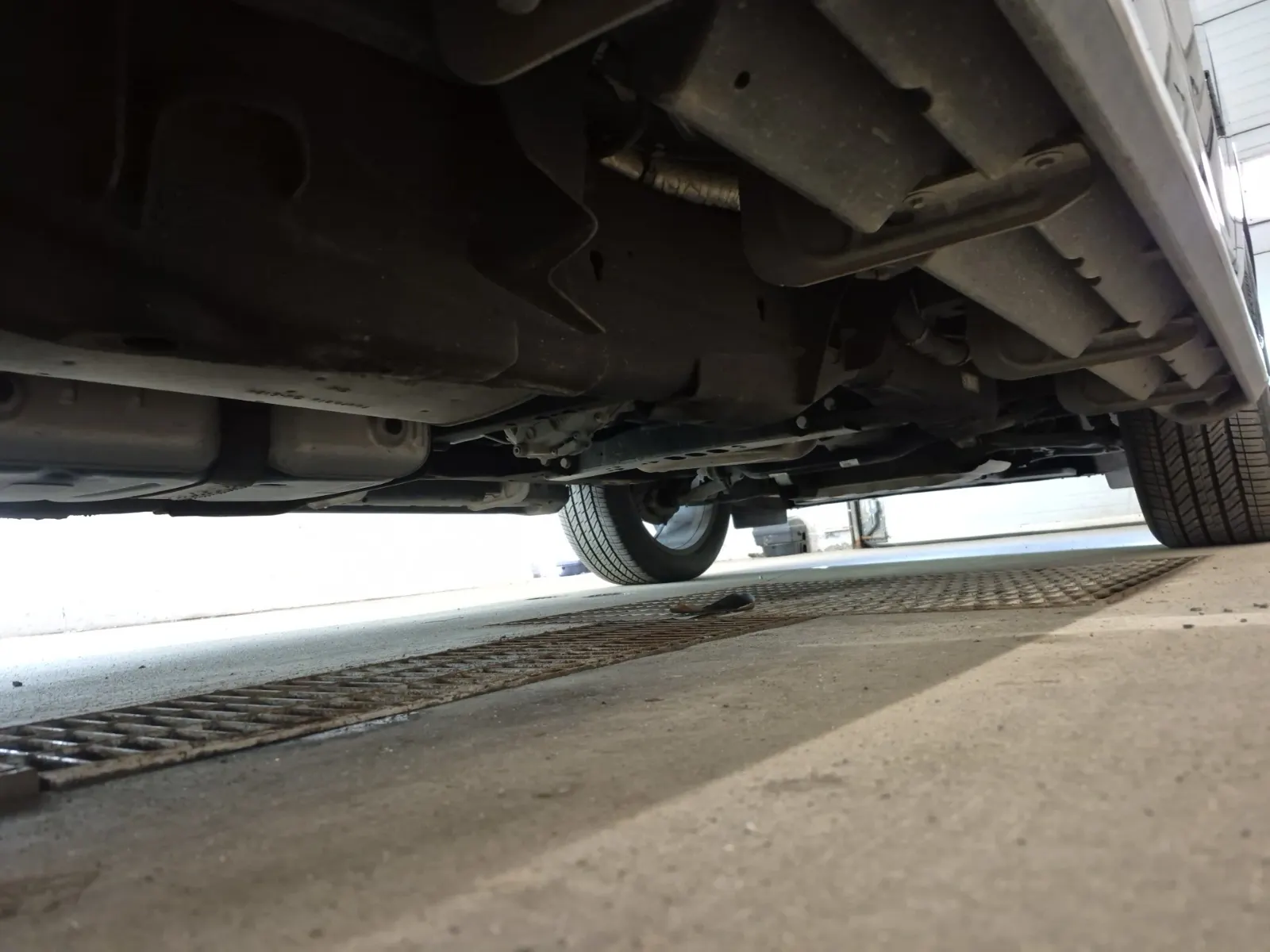 Undercarriage - Passenger Photo