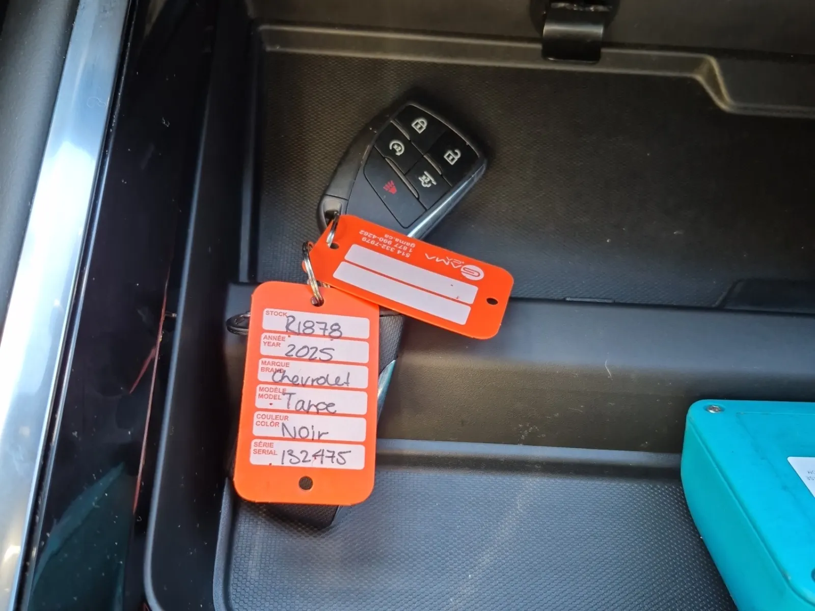 Keys/Fobs/Manual Photo