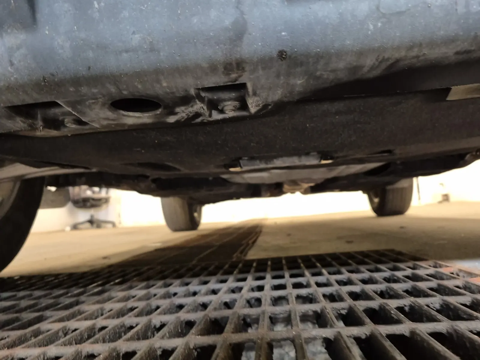 Undercarriage - Front Photo