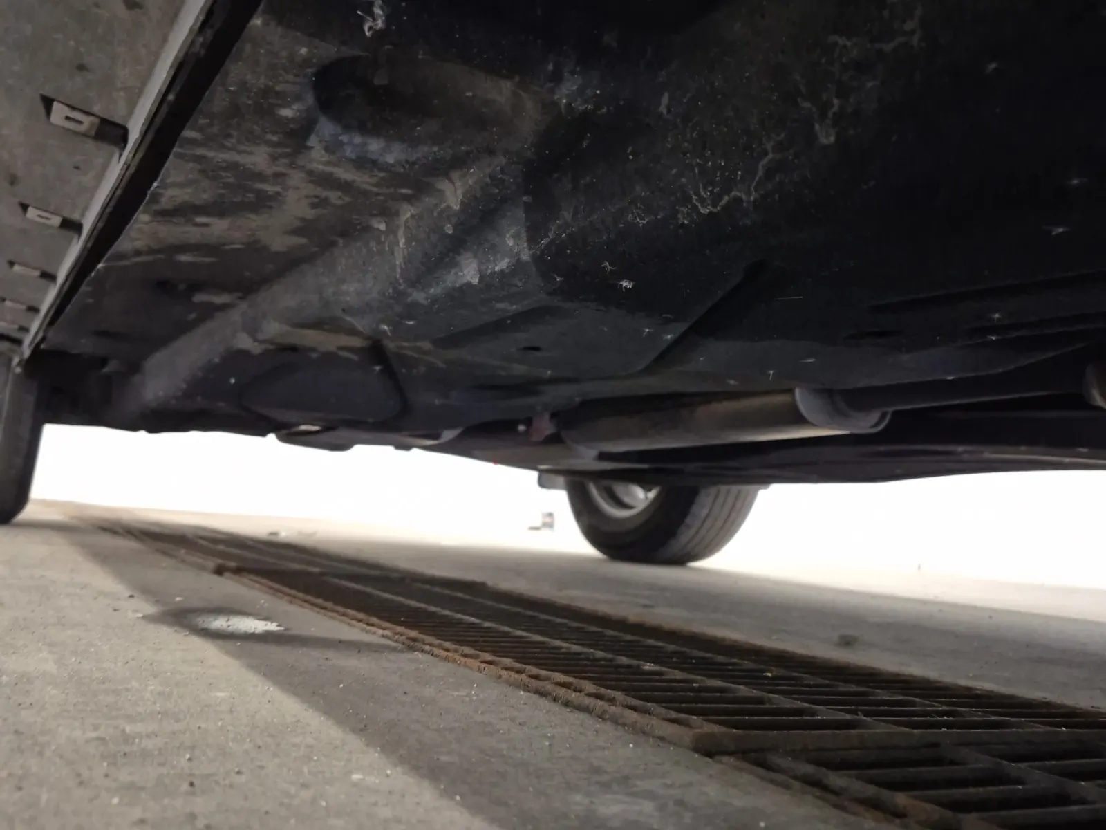 Undercarriage - Passenger Photo