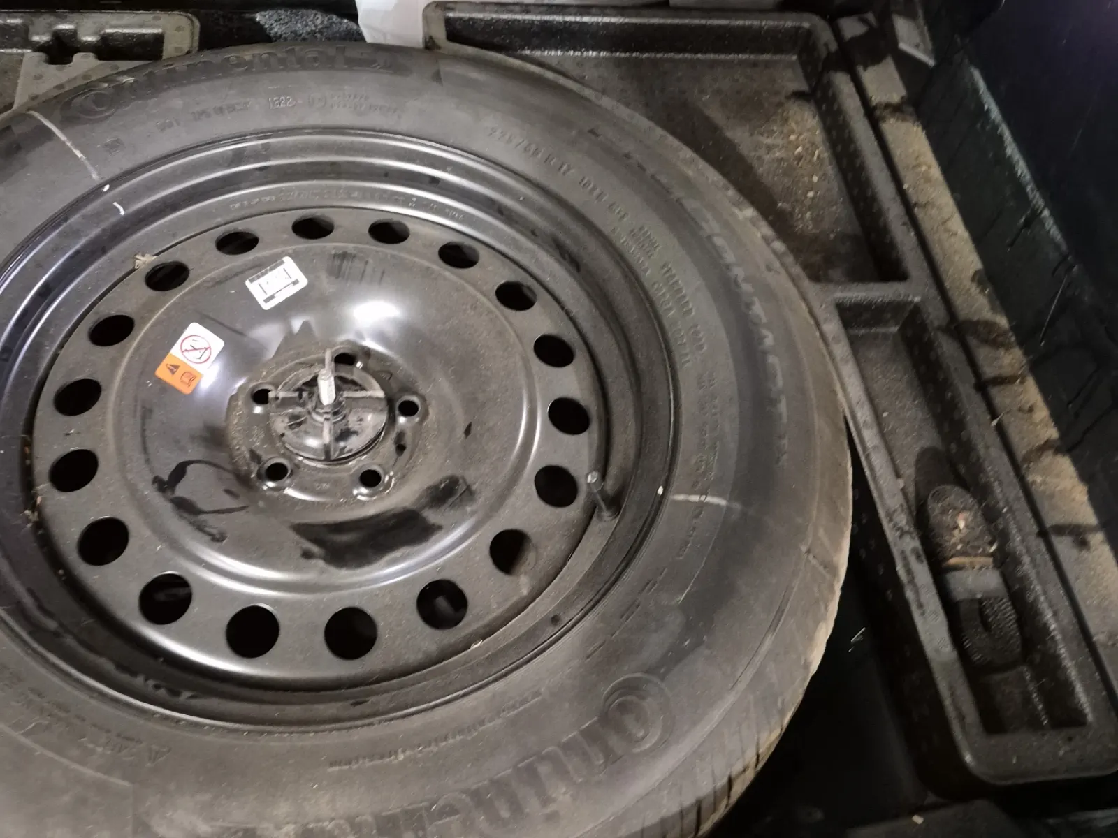 Spare Tire & Wheel Photo