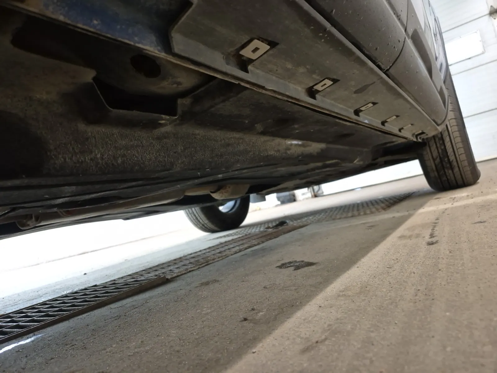 Undercarriage - Passenger Photo
