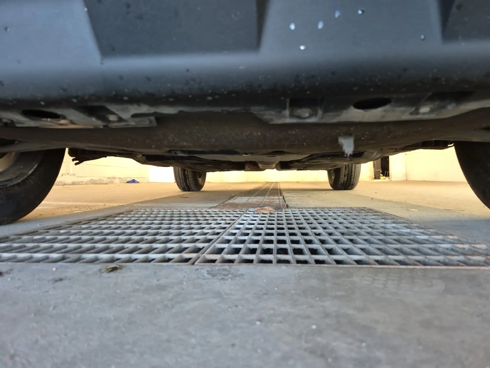 Undercarriage - Front Photo