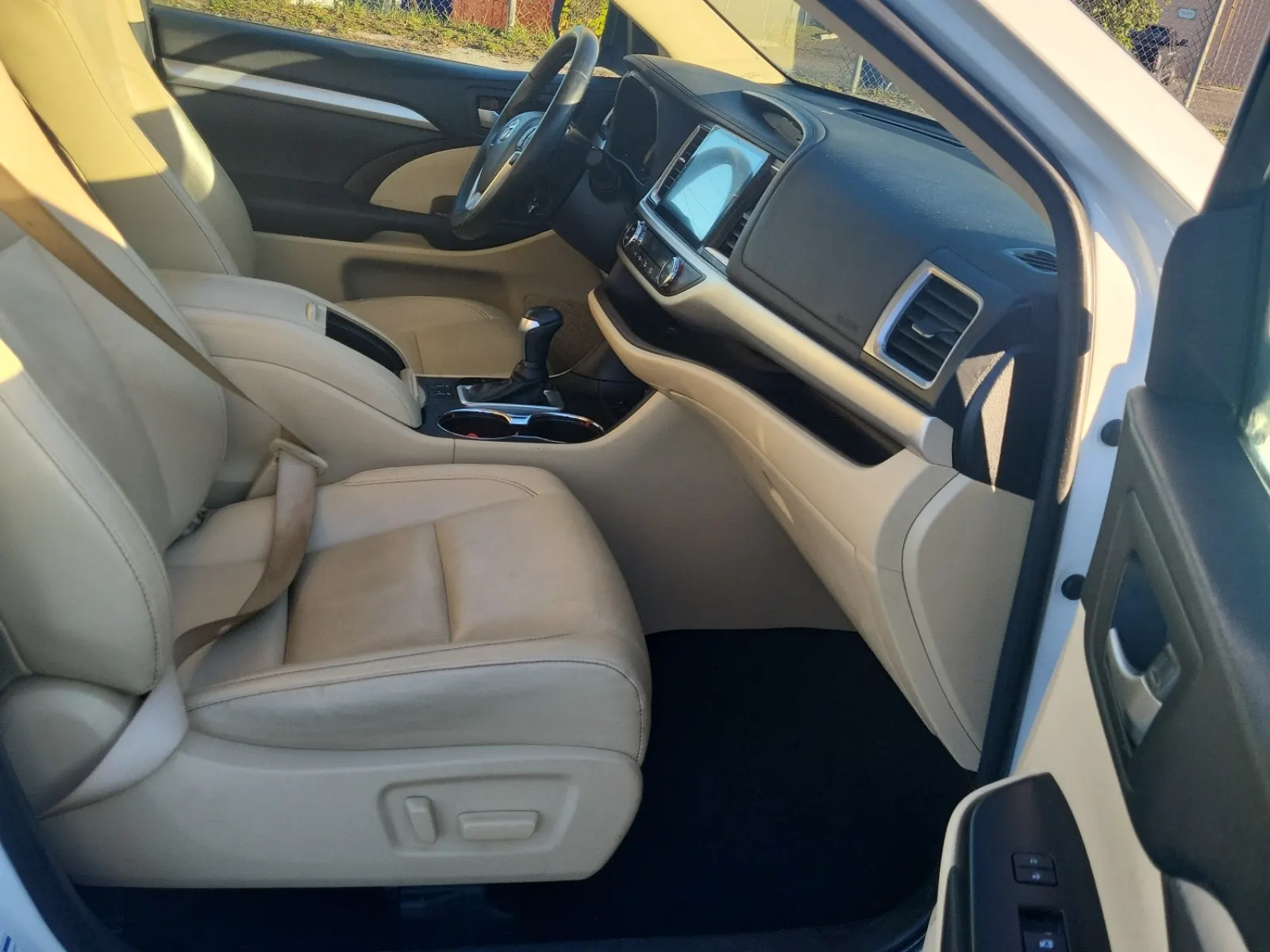 Right Side Interior Photo