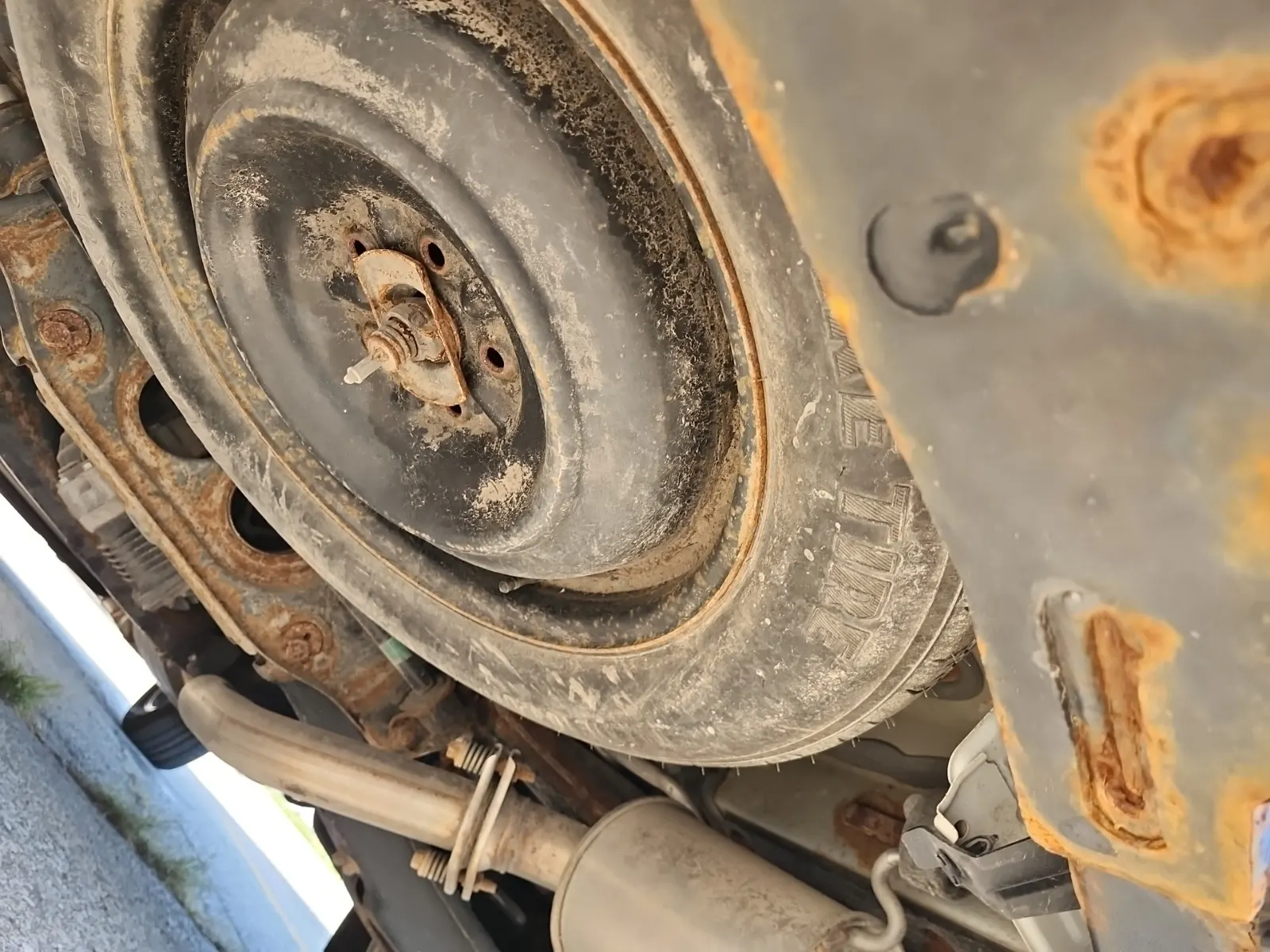 Spare Tire & Wheel Photo