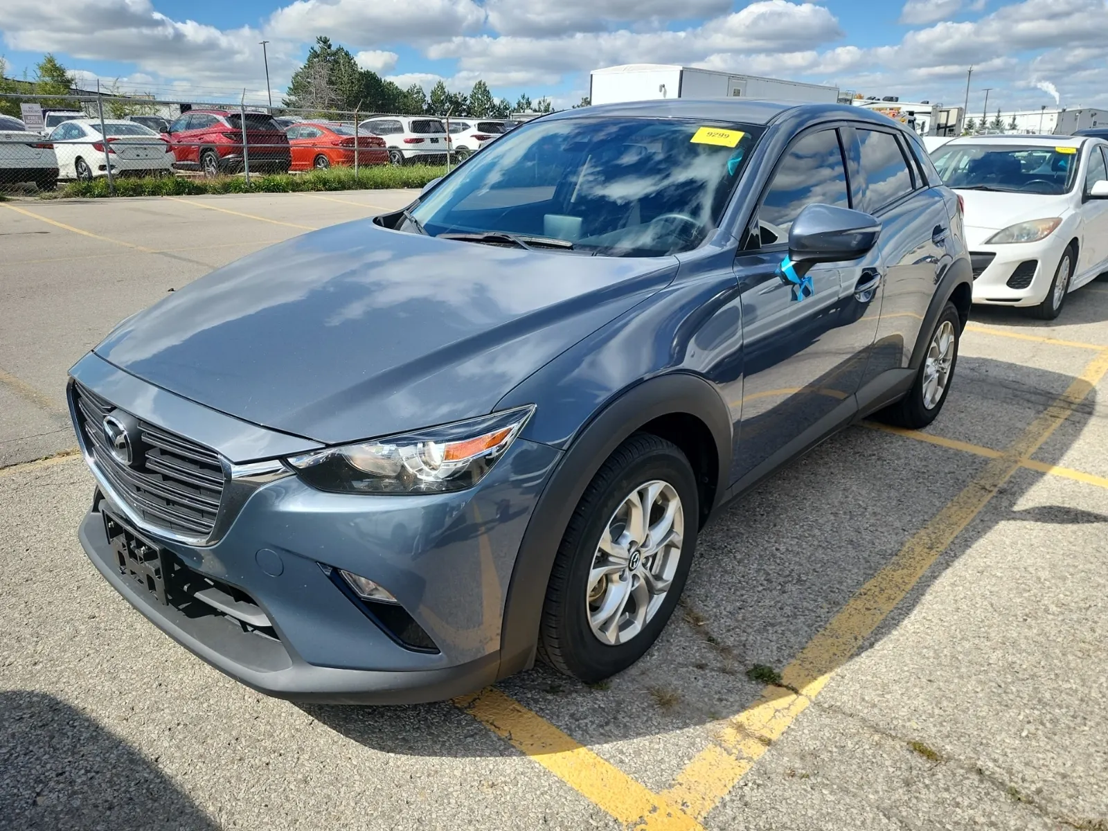 Front driver 3/4 photo